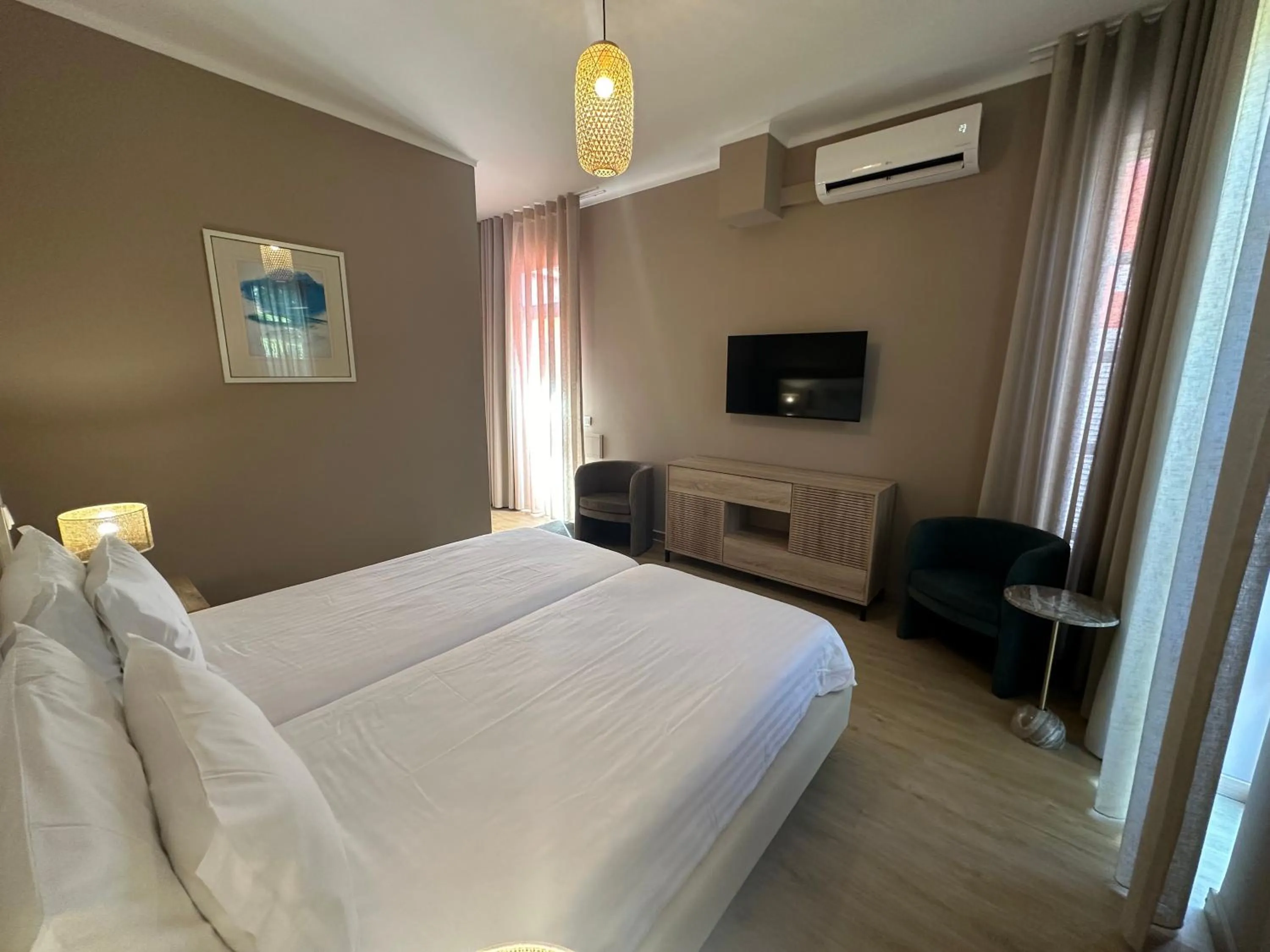 Bed in Inn & Art Madeira