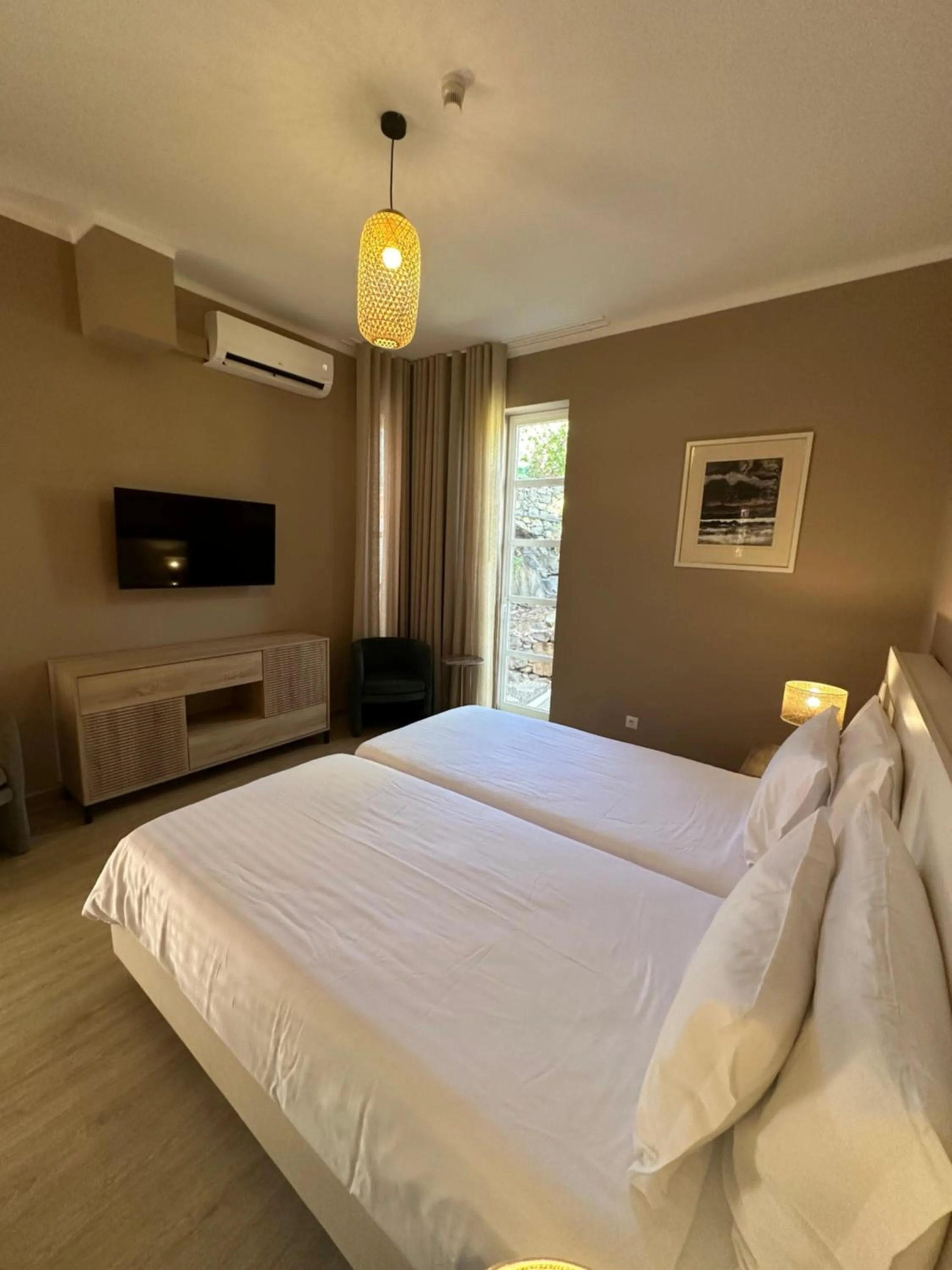 Bed in Inn & Art Madeira