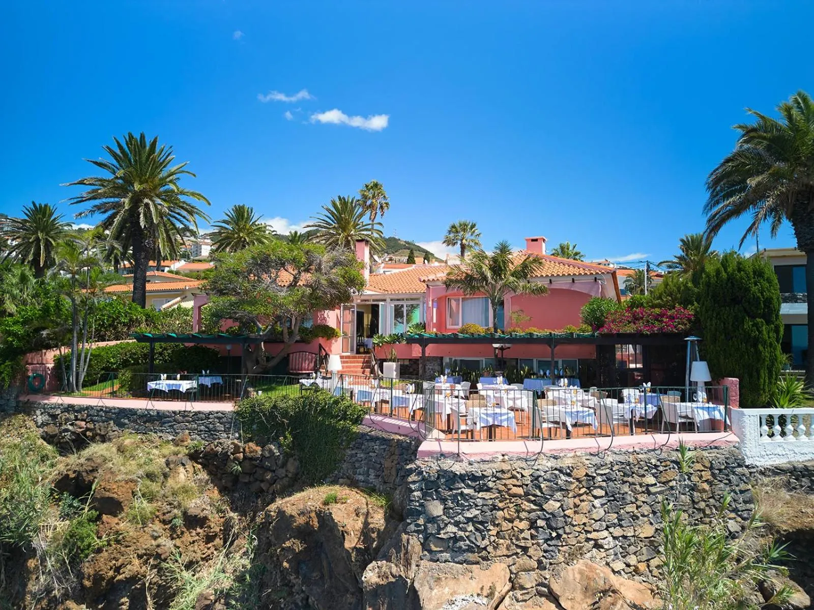 Property building in Inn & Art Madeira