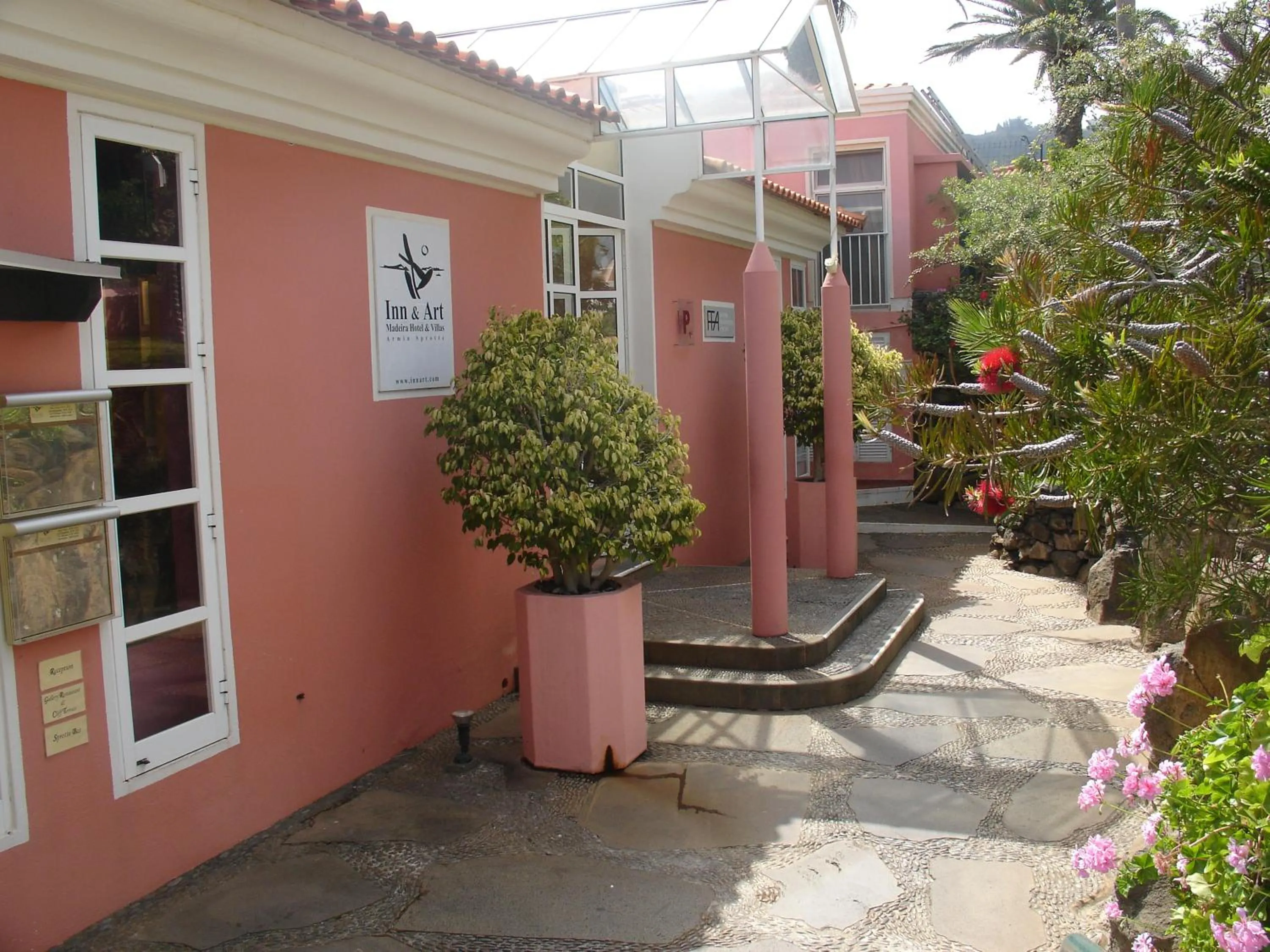 Property building in Inn & Art Madeira