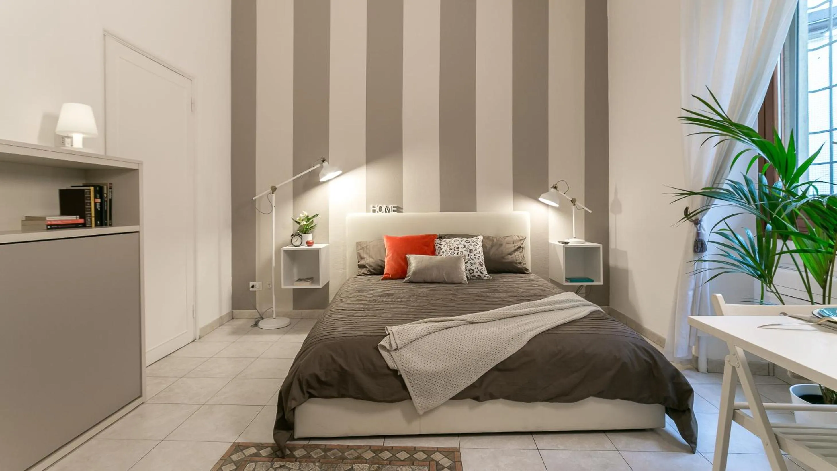 Bed in Next Stop - Central Station