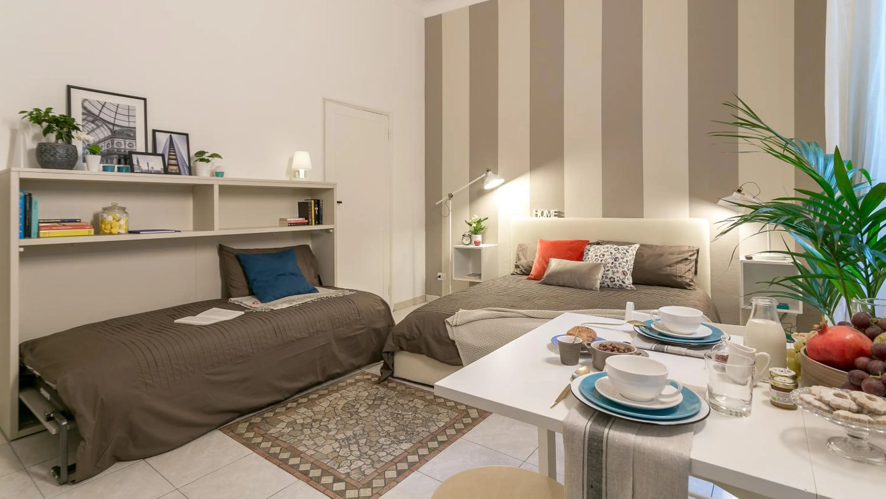 Photo of the whole room, Bed in Next Stop - Central Station