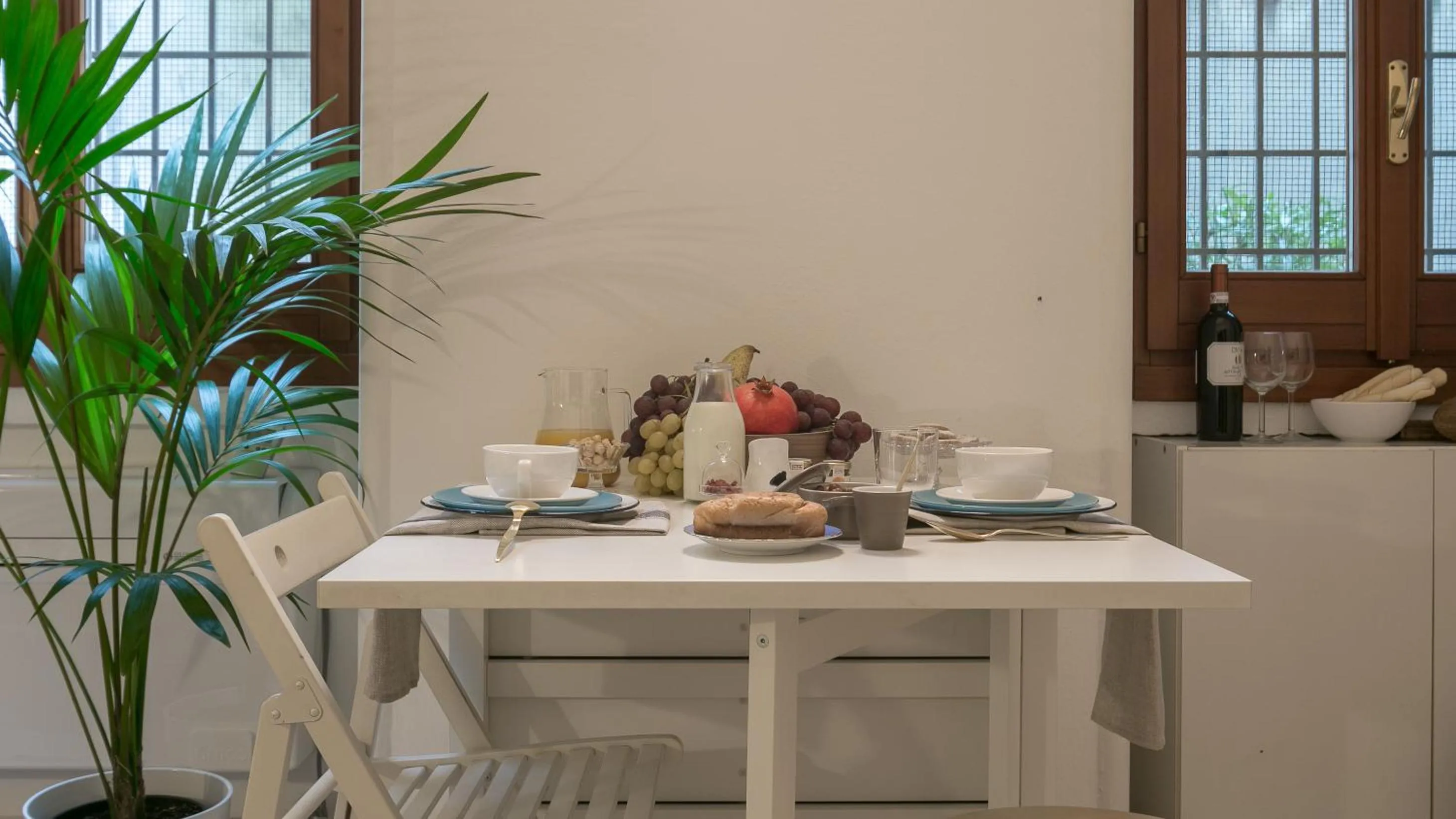 Dining area in Next Stop - Central Station