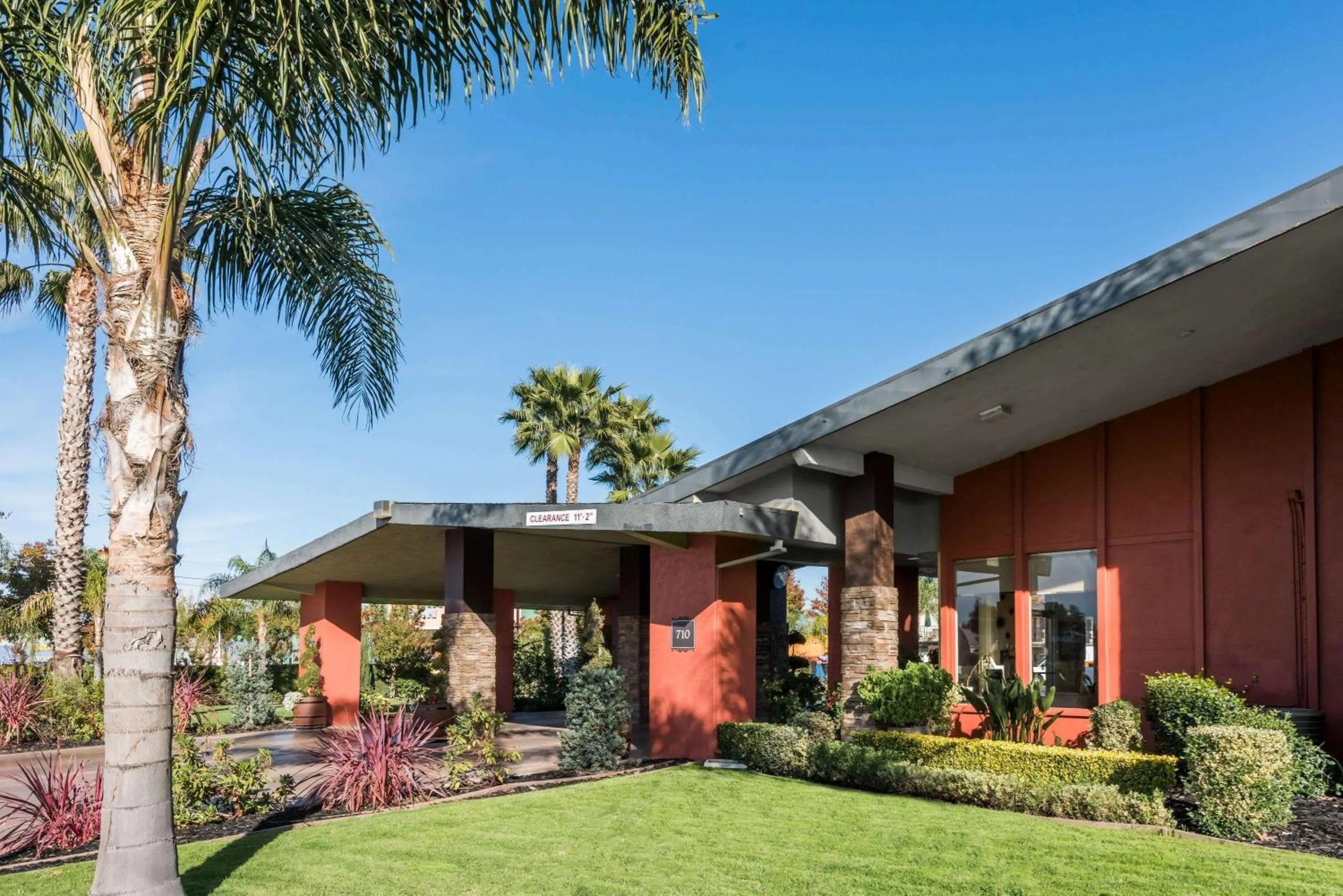 Property building in Days Inn & Suites by Wyndham Lodi