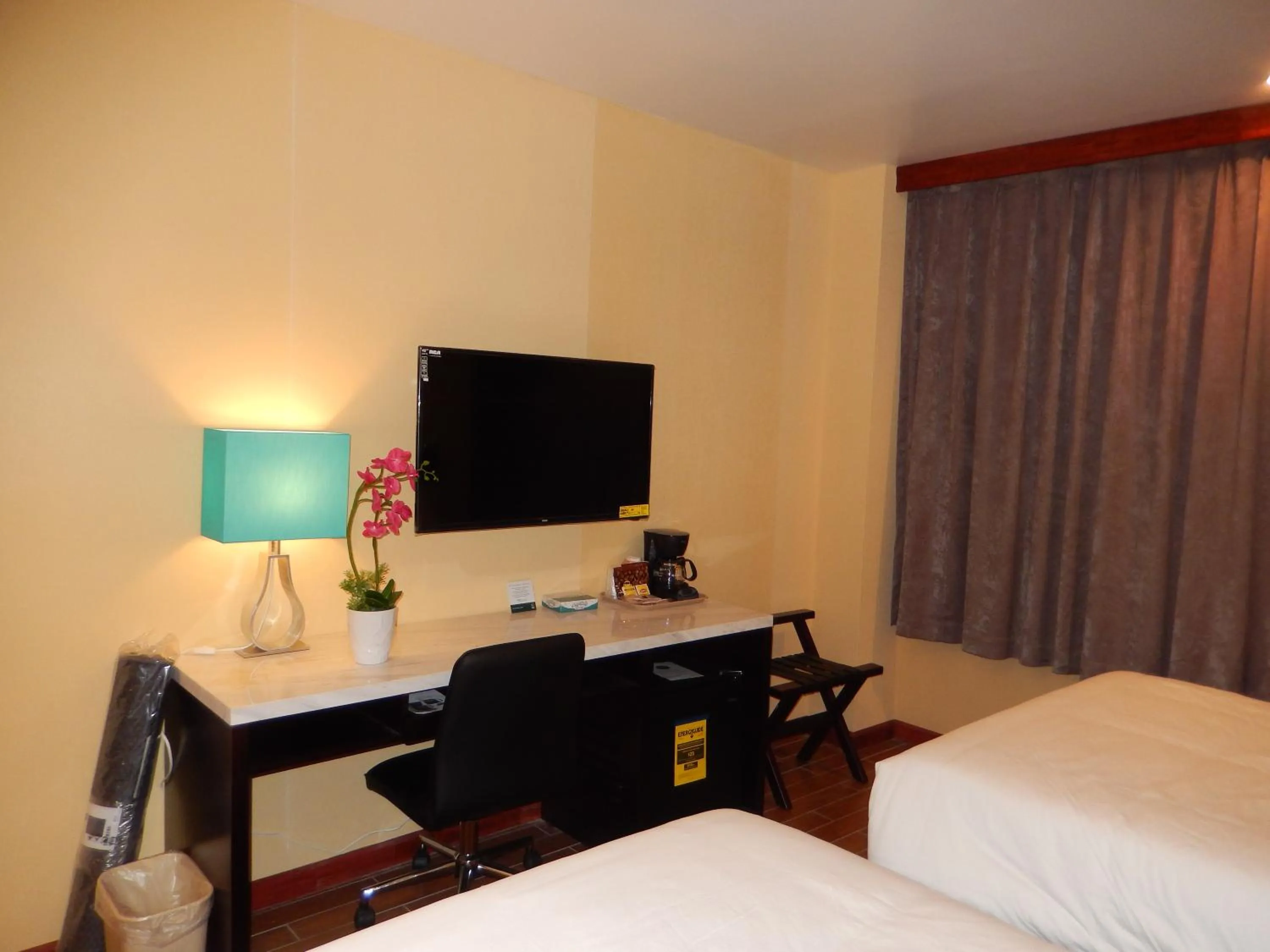 Bed in Quality Inn near Sunset Park