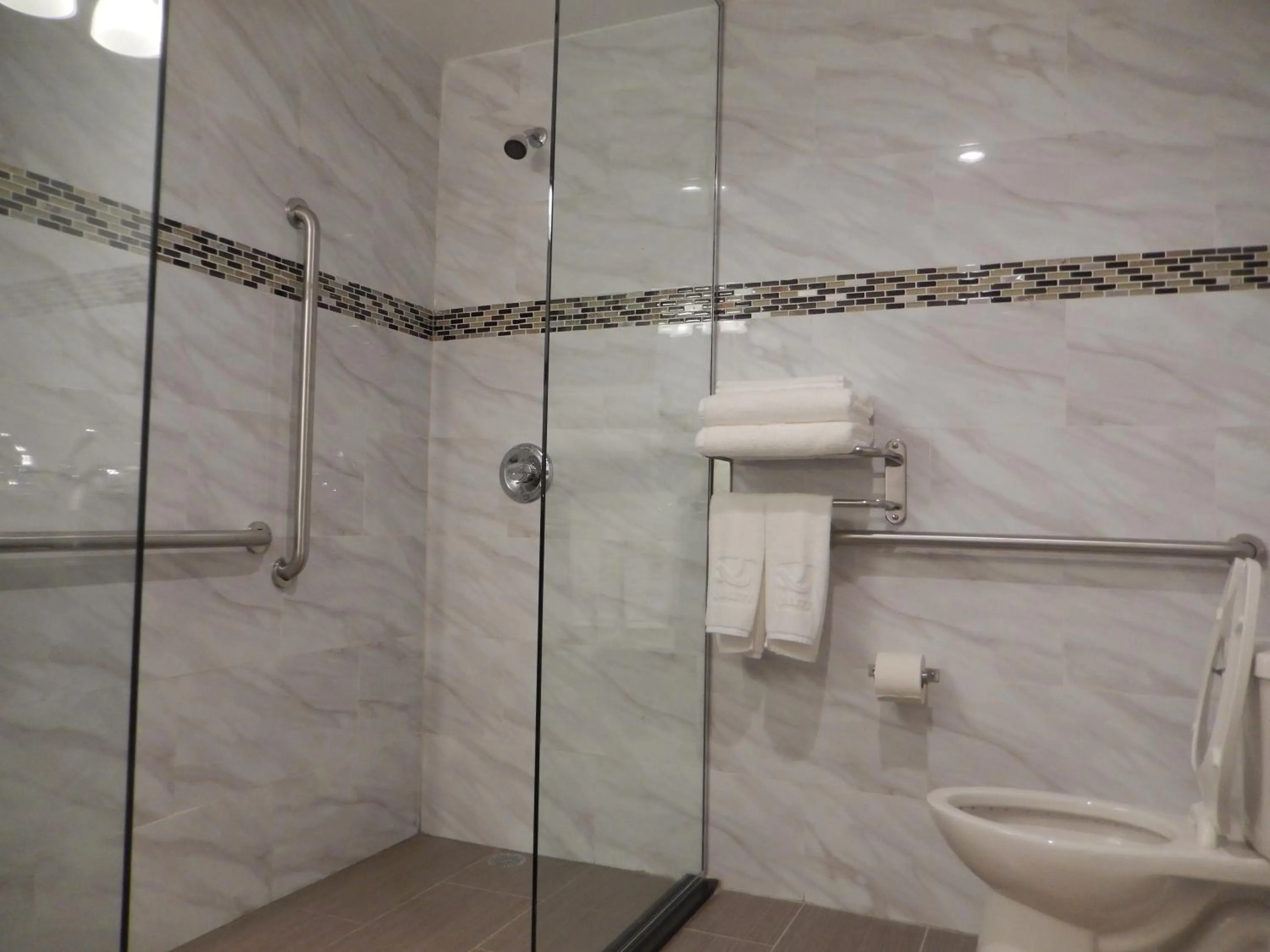 Bathroom in Quality Inn near Sunset Park