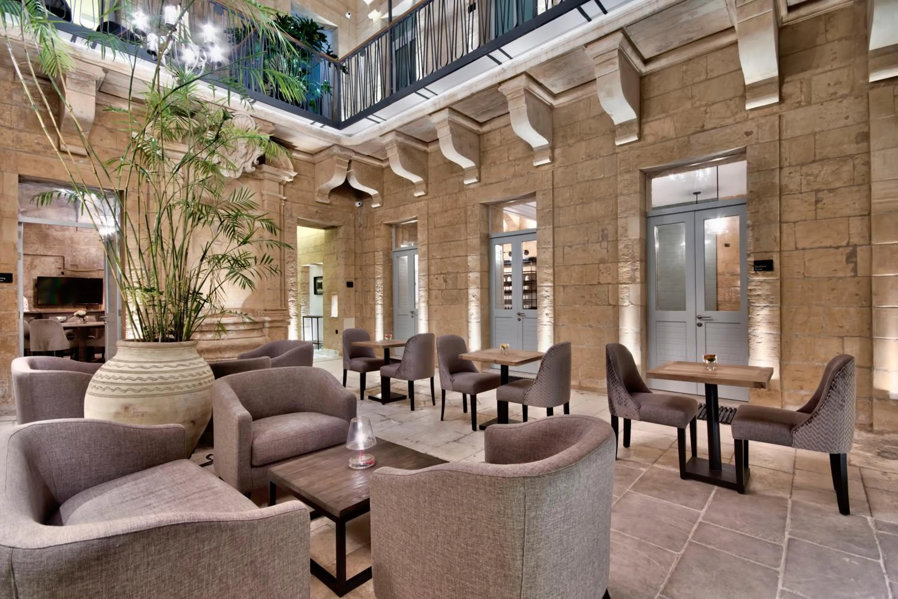 Patio in 66 Saint Paul's & Spa