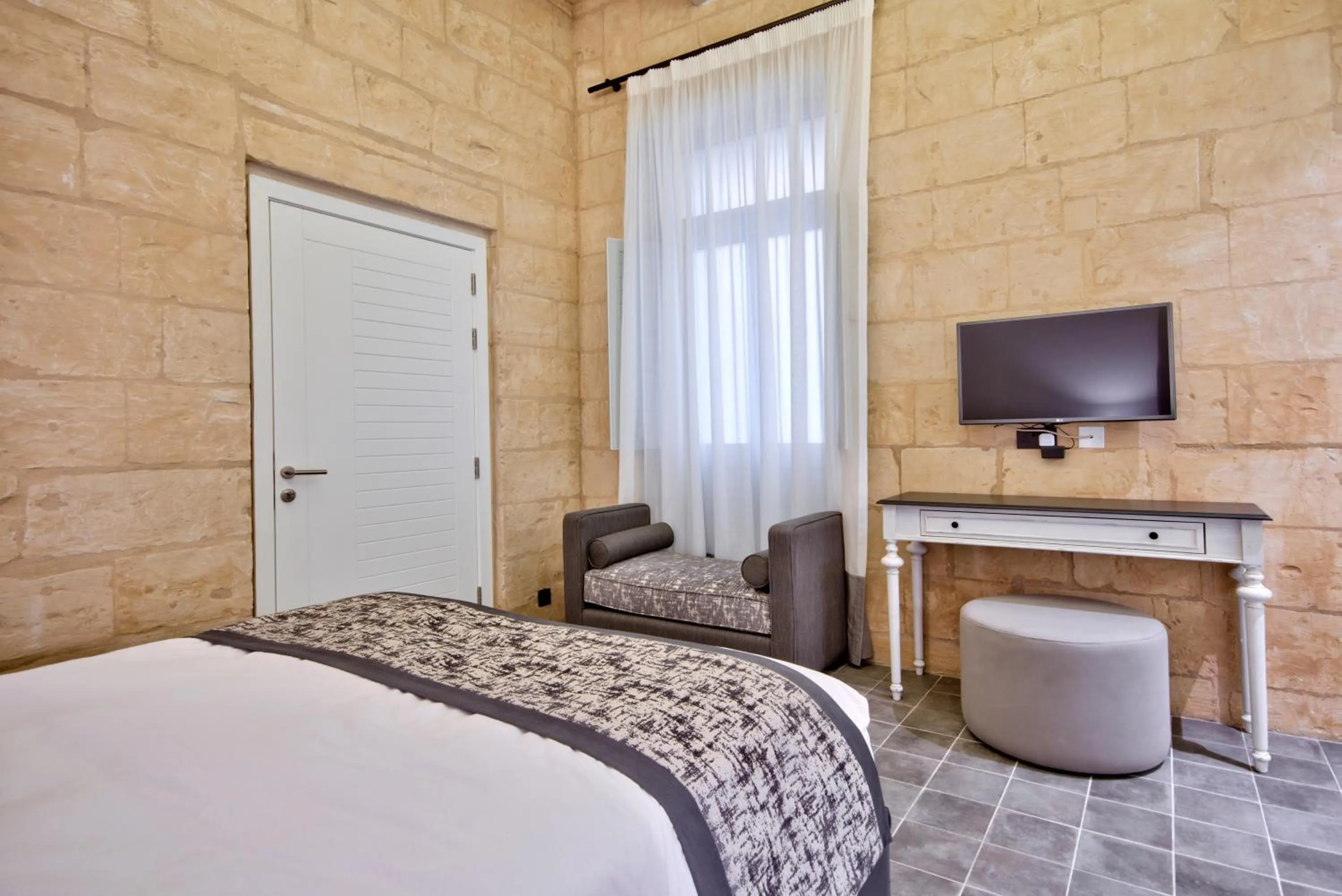 Bedroom, Bed in 66 Saint Paul's & Spa