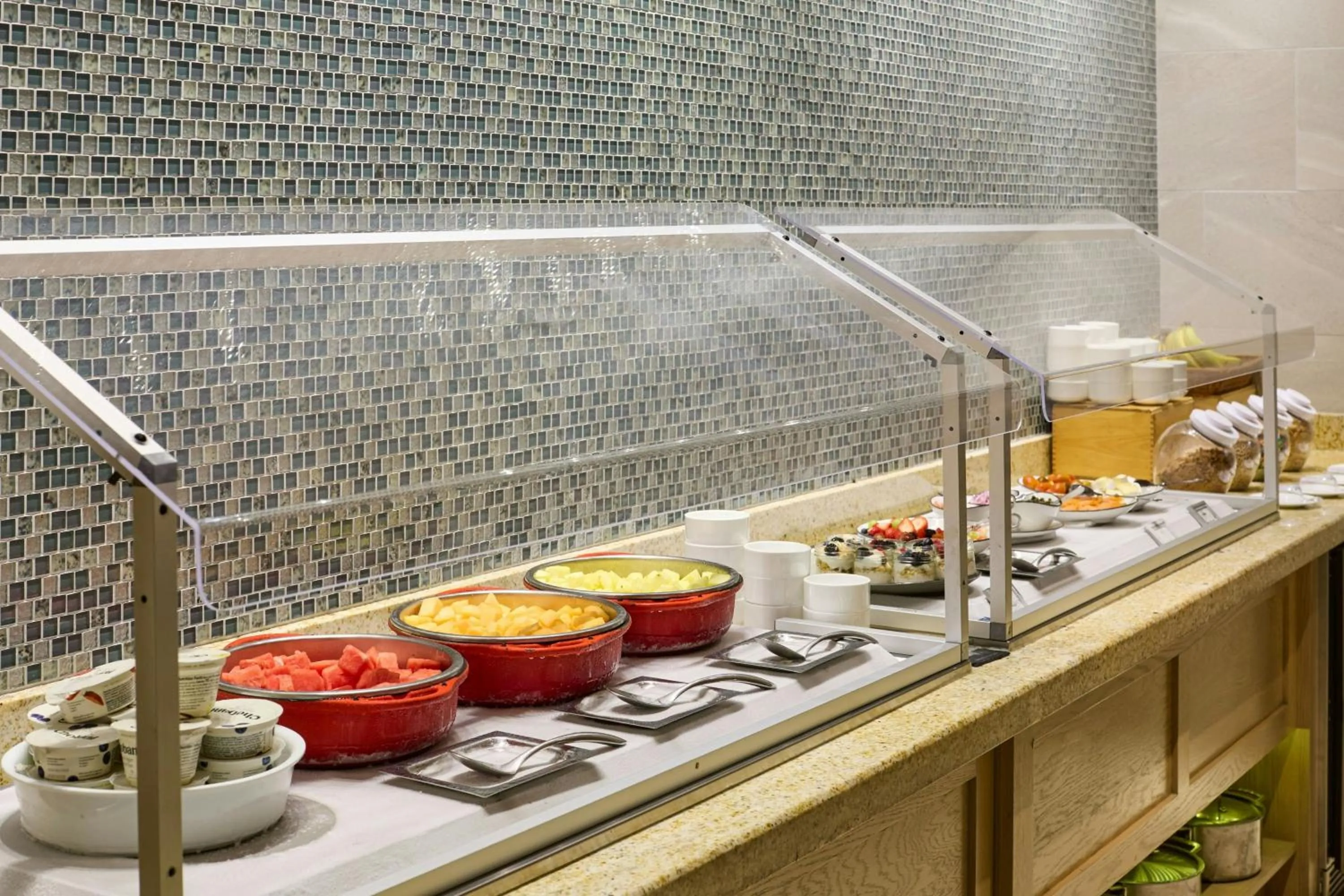 Breakfast in The Henry, Autograph Collection