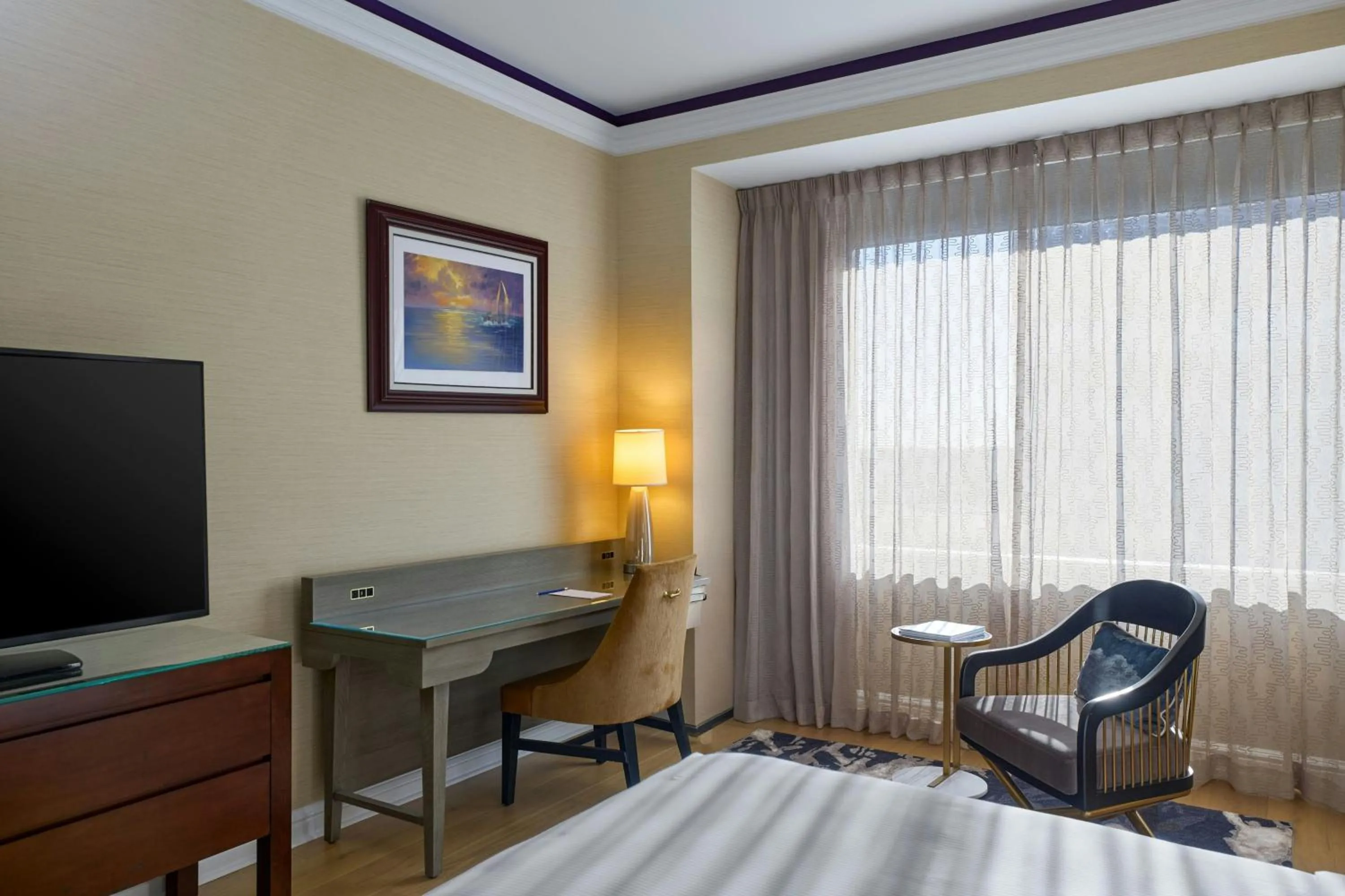 Photo of the whole room, Bed in The Henry, Autograph Collection