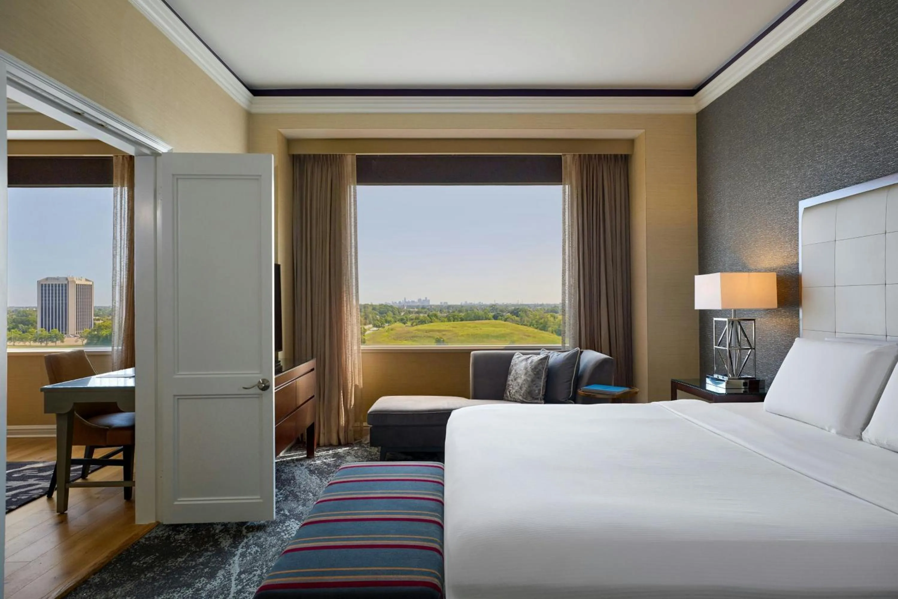 Bedroom, Bed in The Henry, Autograph Collection