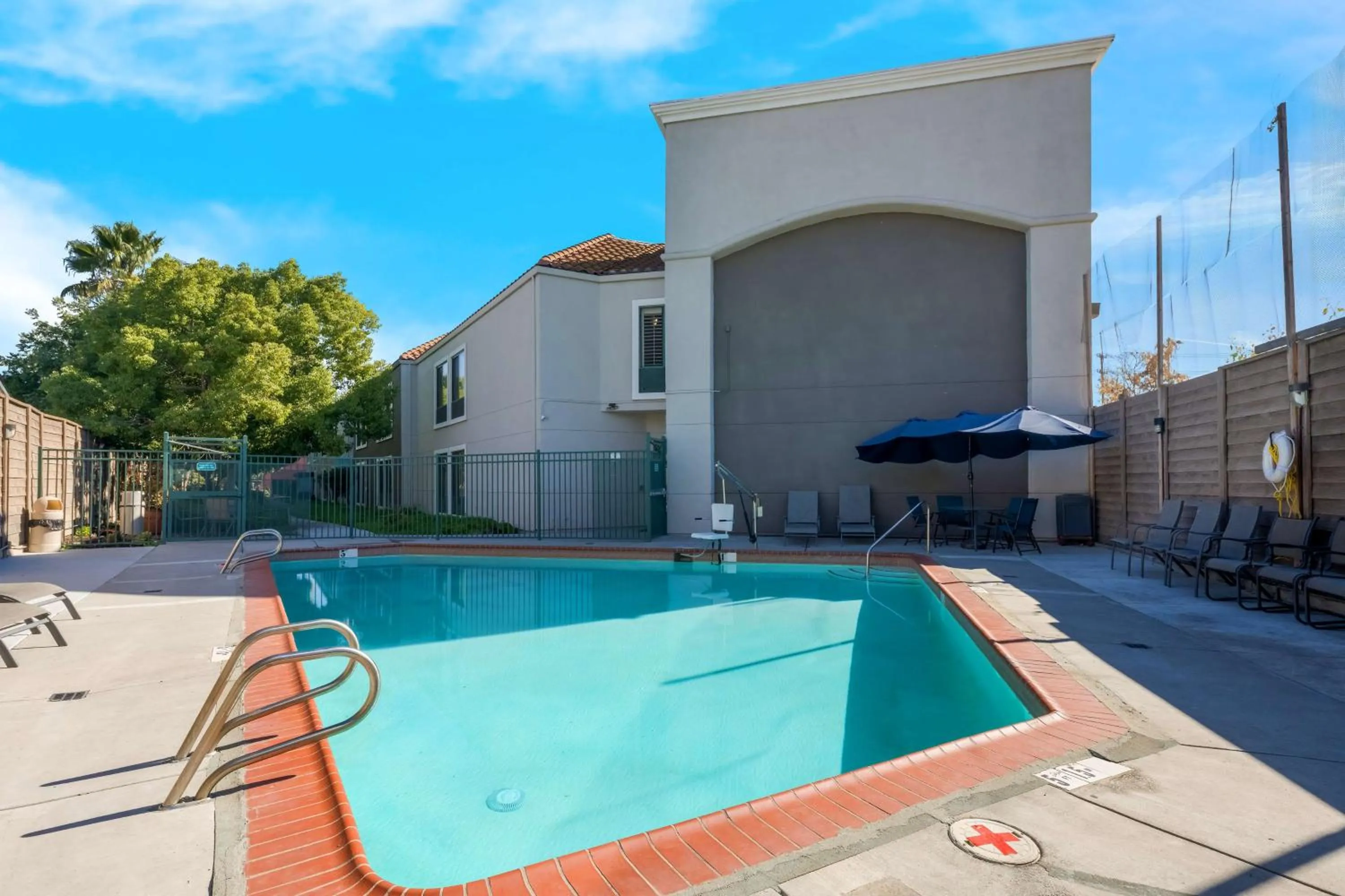Pool view in Best Western Lanai Garden Inn & Suites