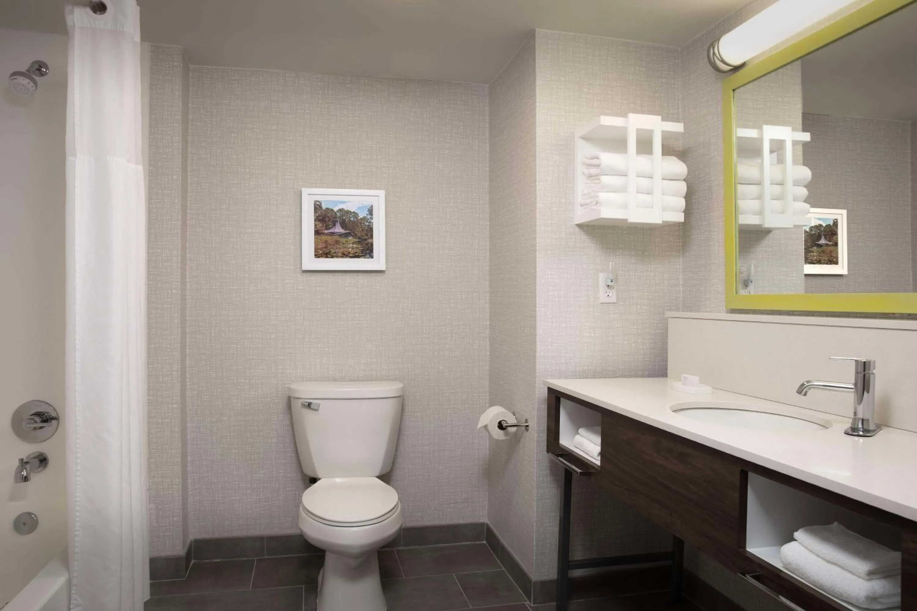 Bathroom in Hampton Inn Kingsland