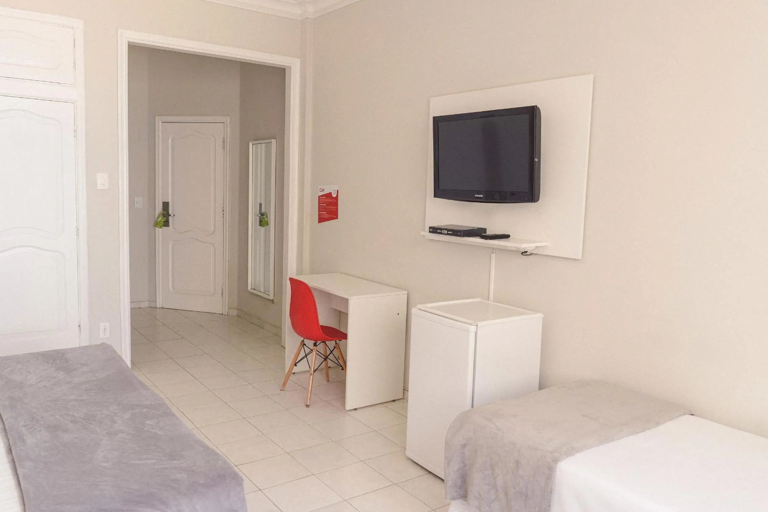 TV and multimedia, Bed in CLH Suites Domingos Ferreira