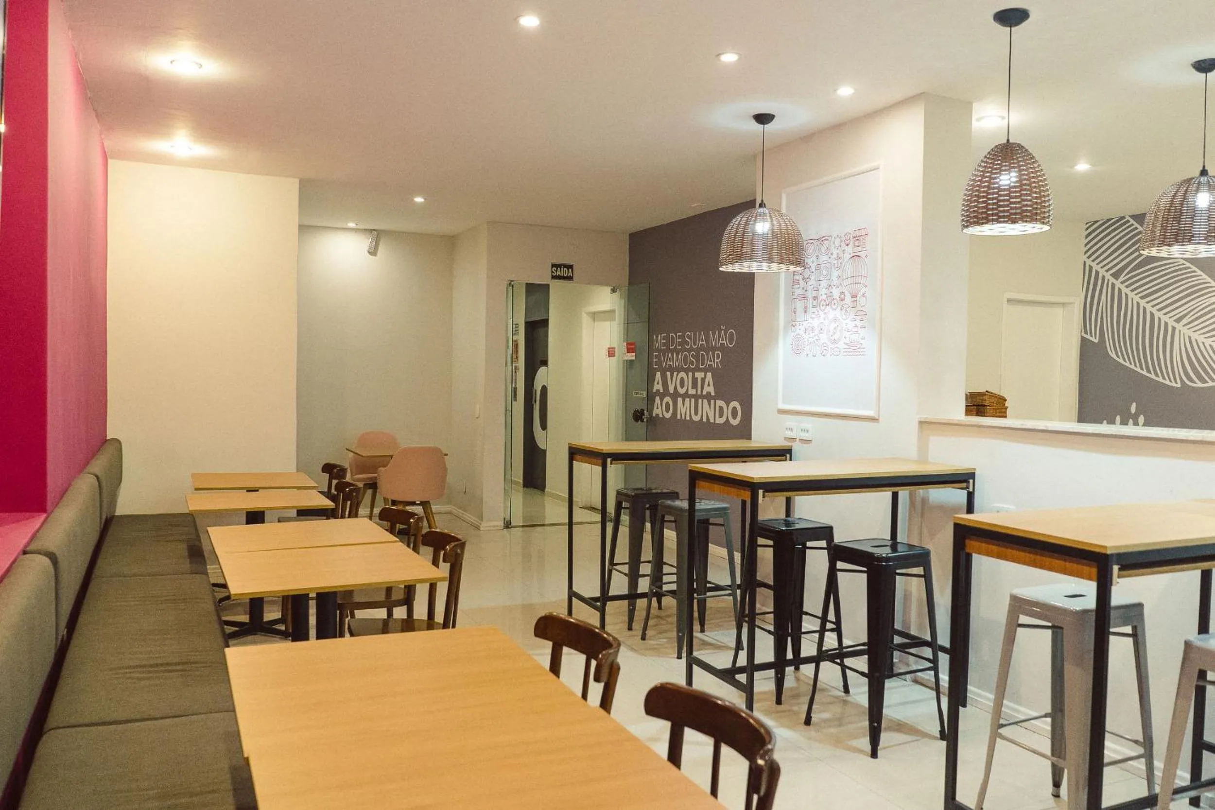 Lounge or bar in CLH Suites Domingos Ferreira