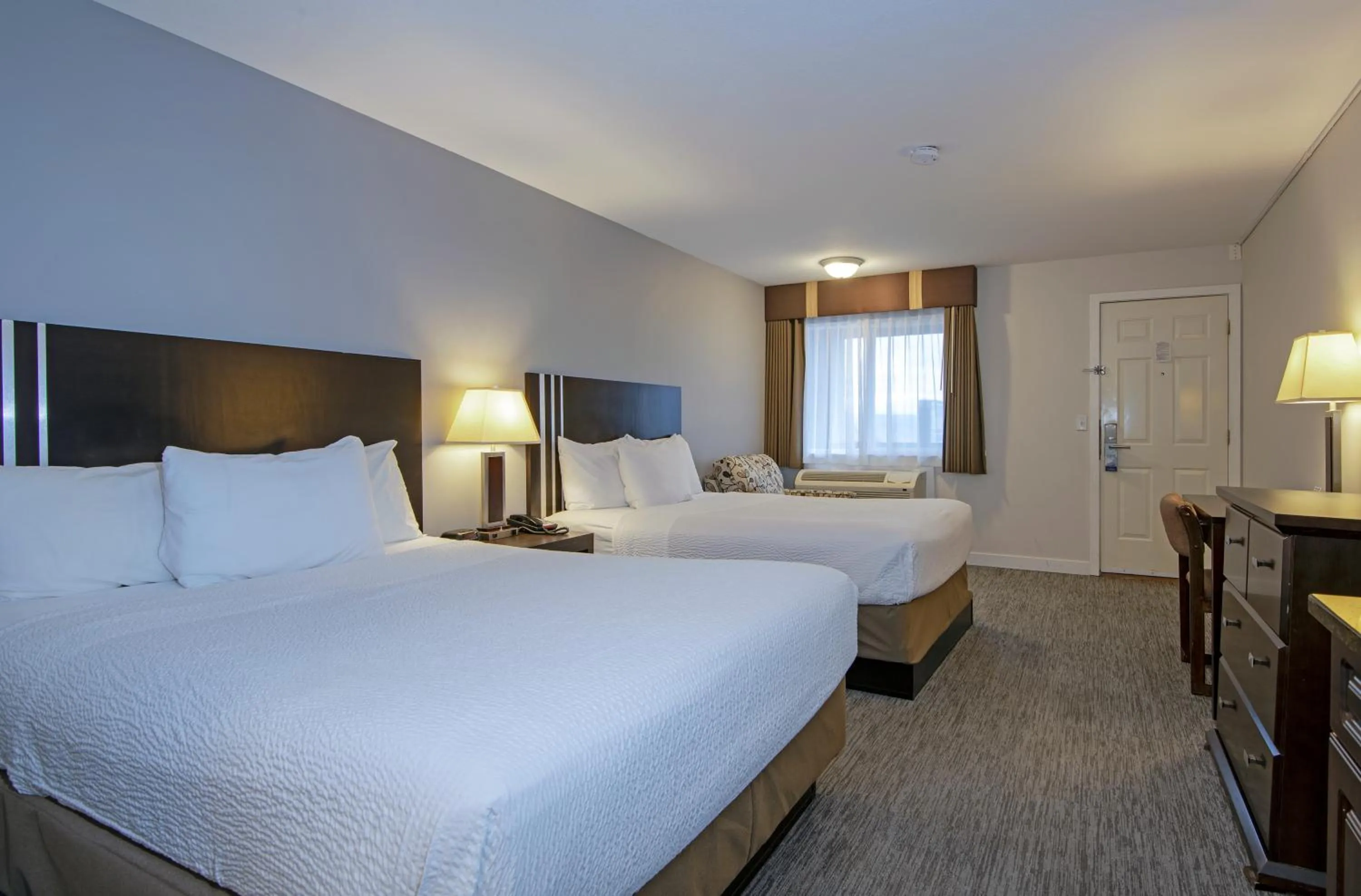 Bed in Travelodge by Wyndham Kamloops Mountview