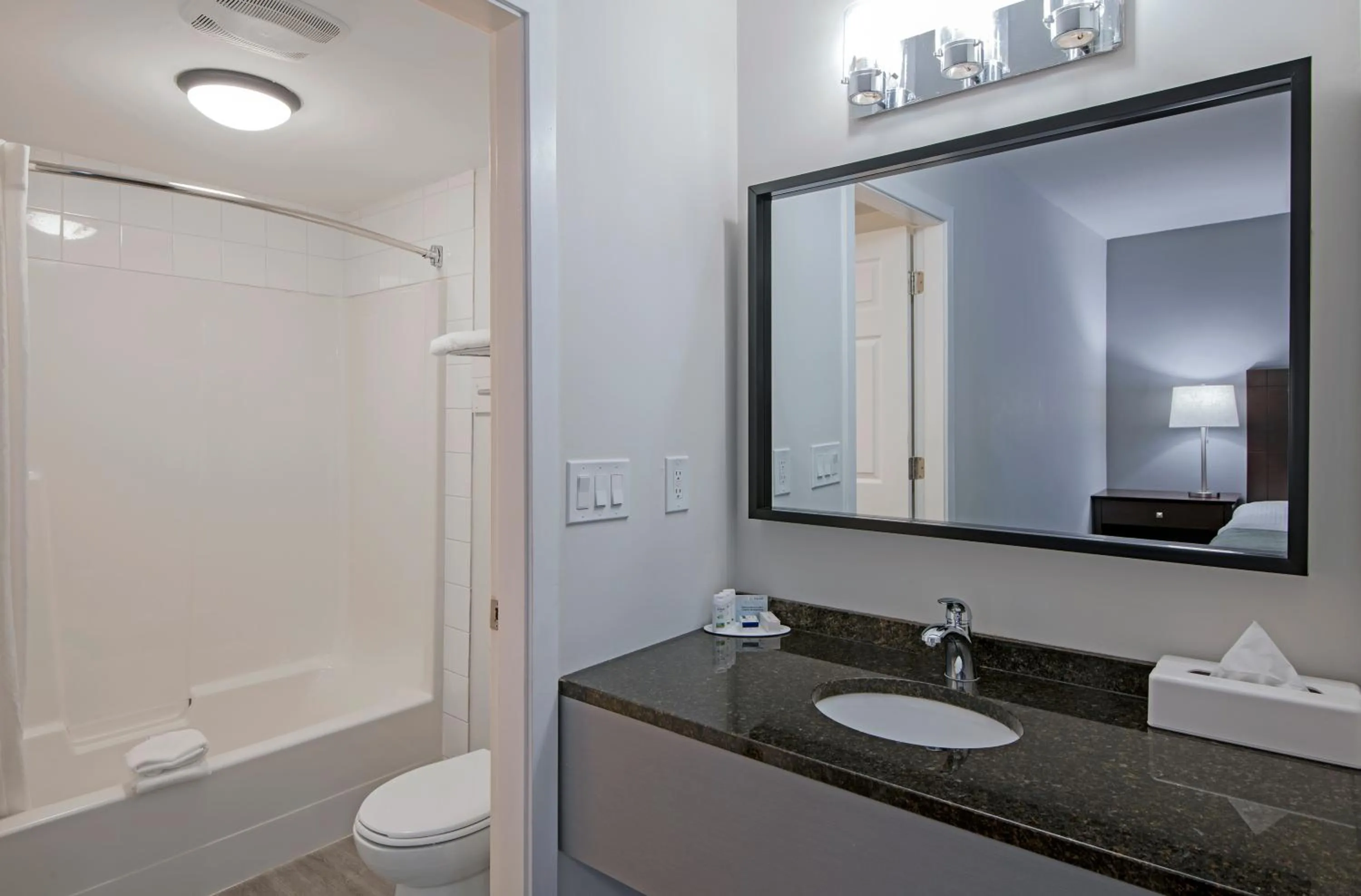 Travelodge by Wyndham Kamloops Mountview