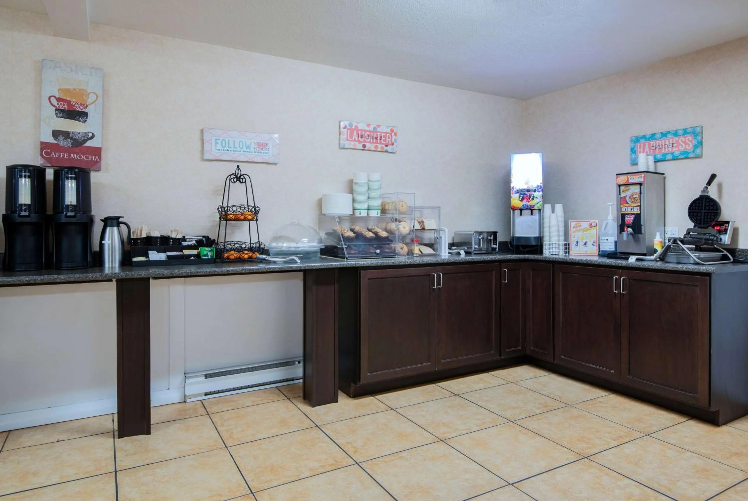 Breakfast in Travelodge by Wyndham Kamloops Mountview