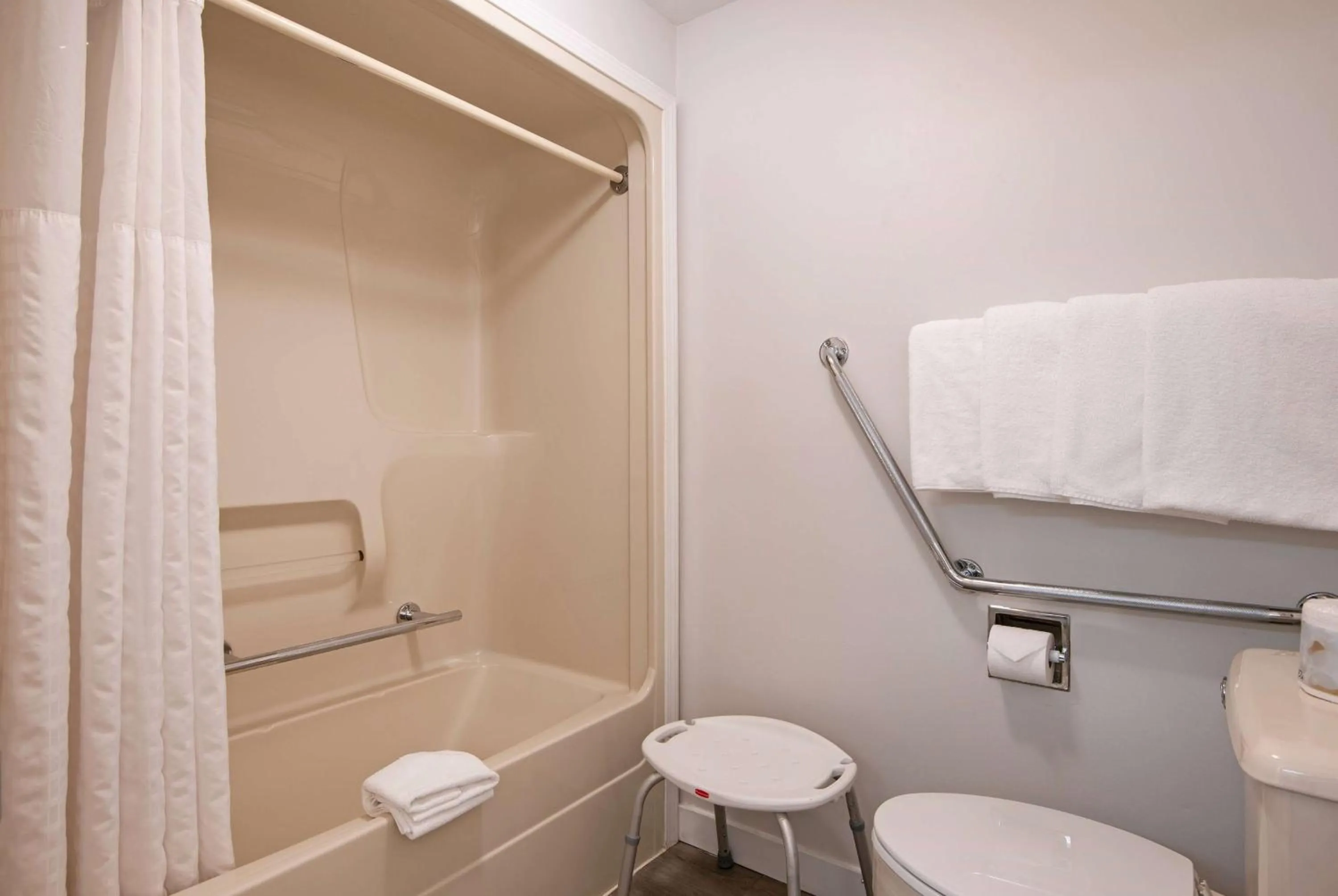 Bathroom in Travelodge by Wyndham Kamloops Mountview