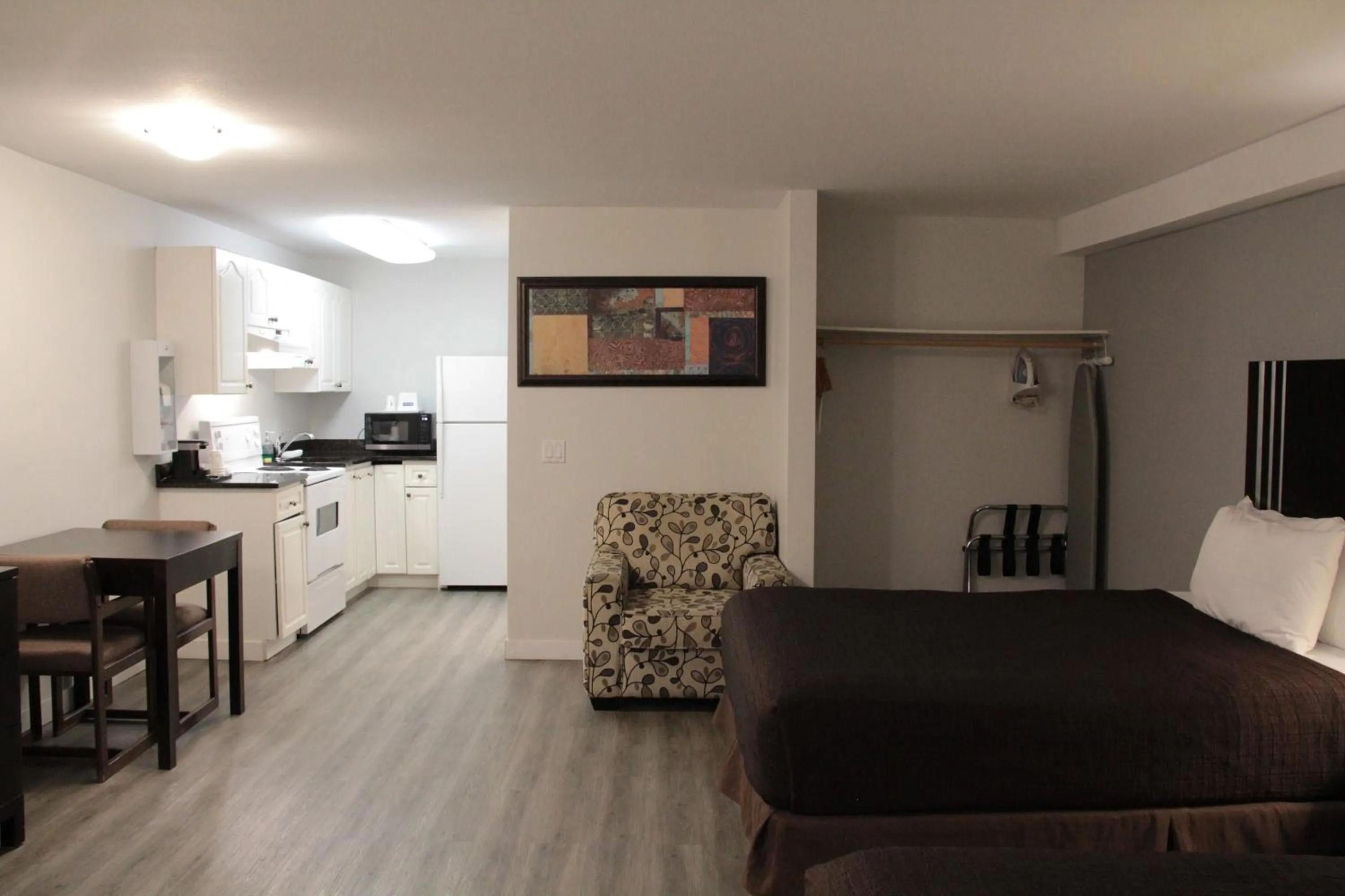 Travelodge by Wyndham Kamloops Mountview