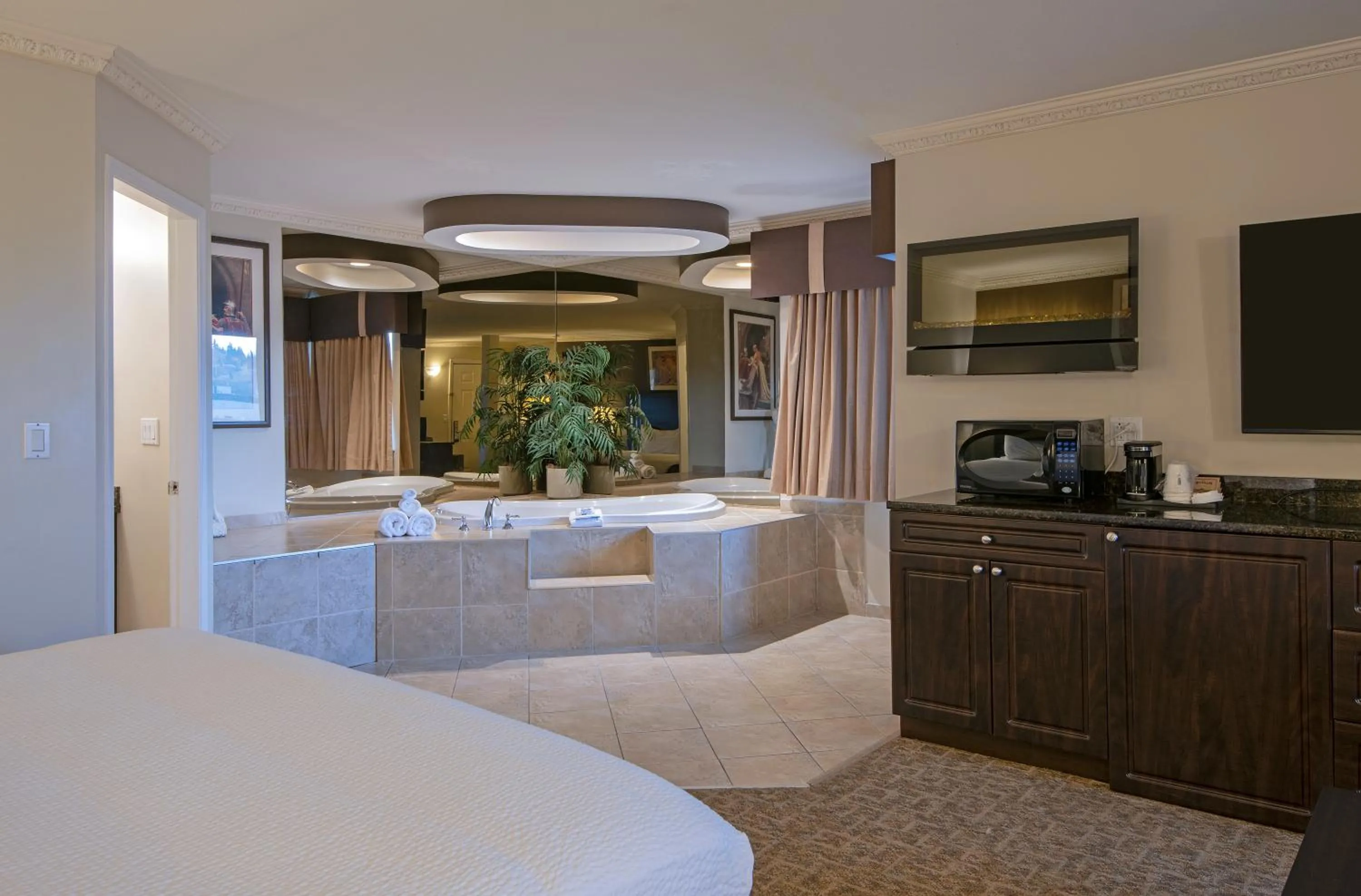 Photo of the whole room in Travelodge by Wyndham Kamloops Mountview