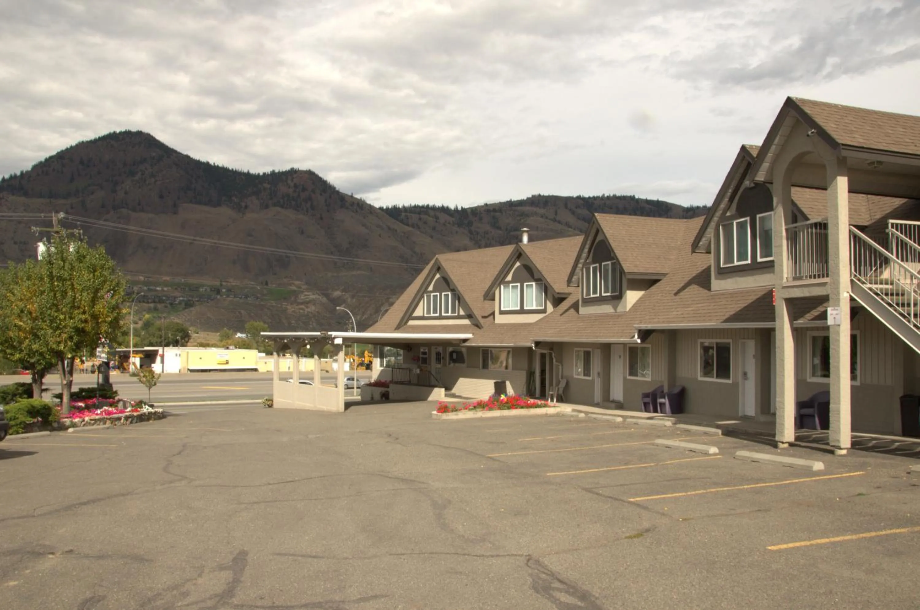Property building in Best Budget Inn & Suites Kamloops