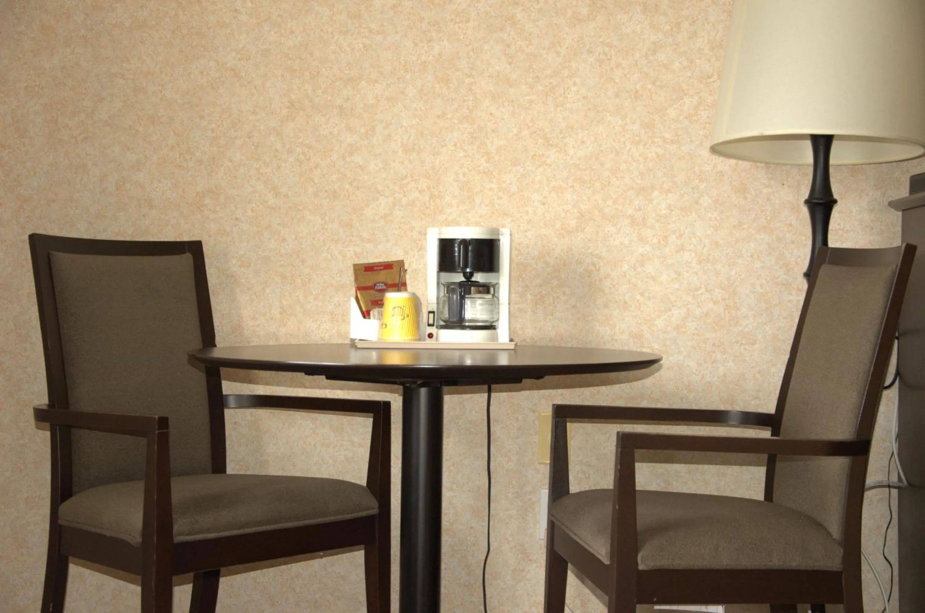 Seating area in Best Budget Inn & Suites Kamloops