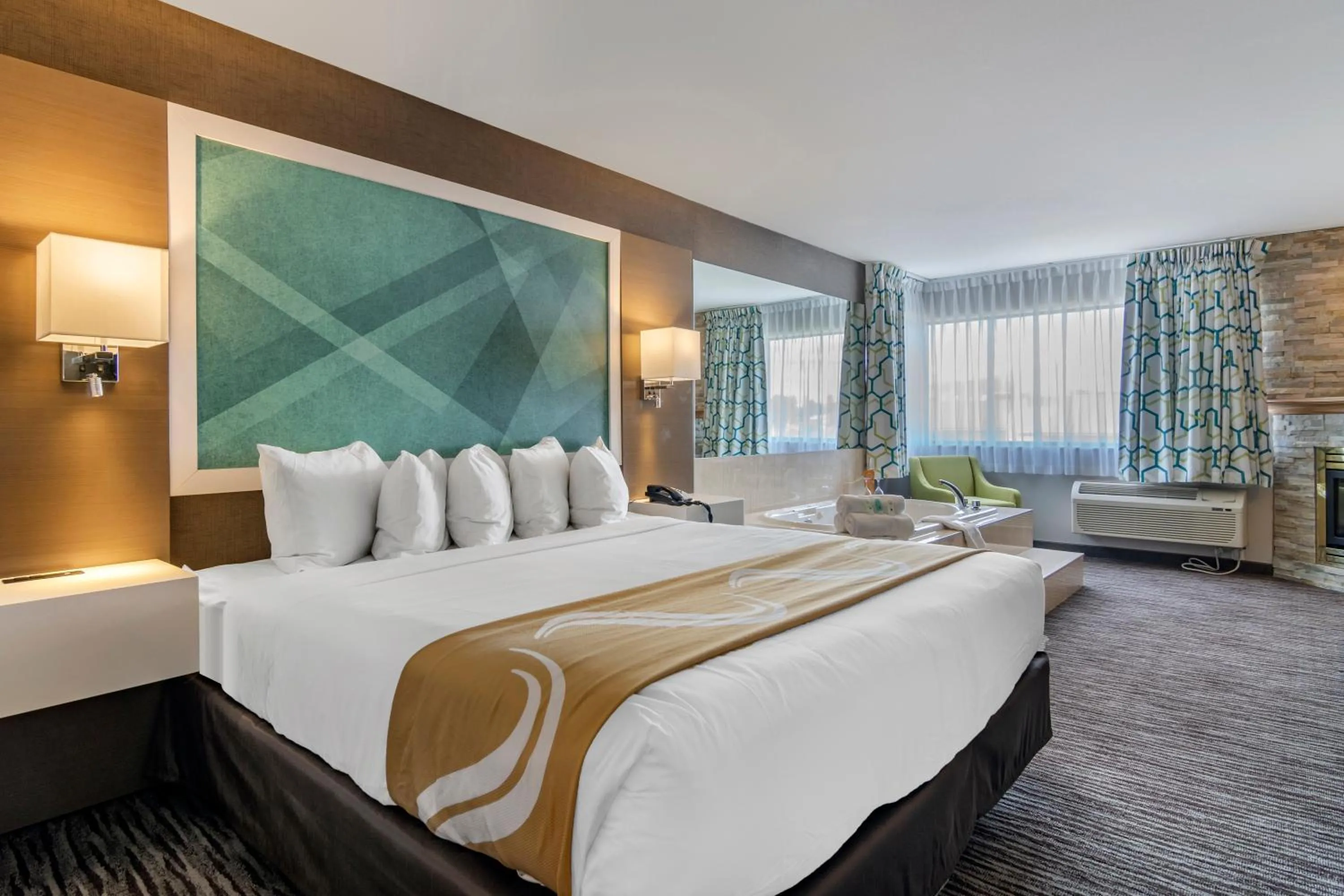 Photo of the whole room, Bed in Quality Inn