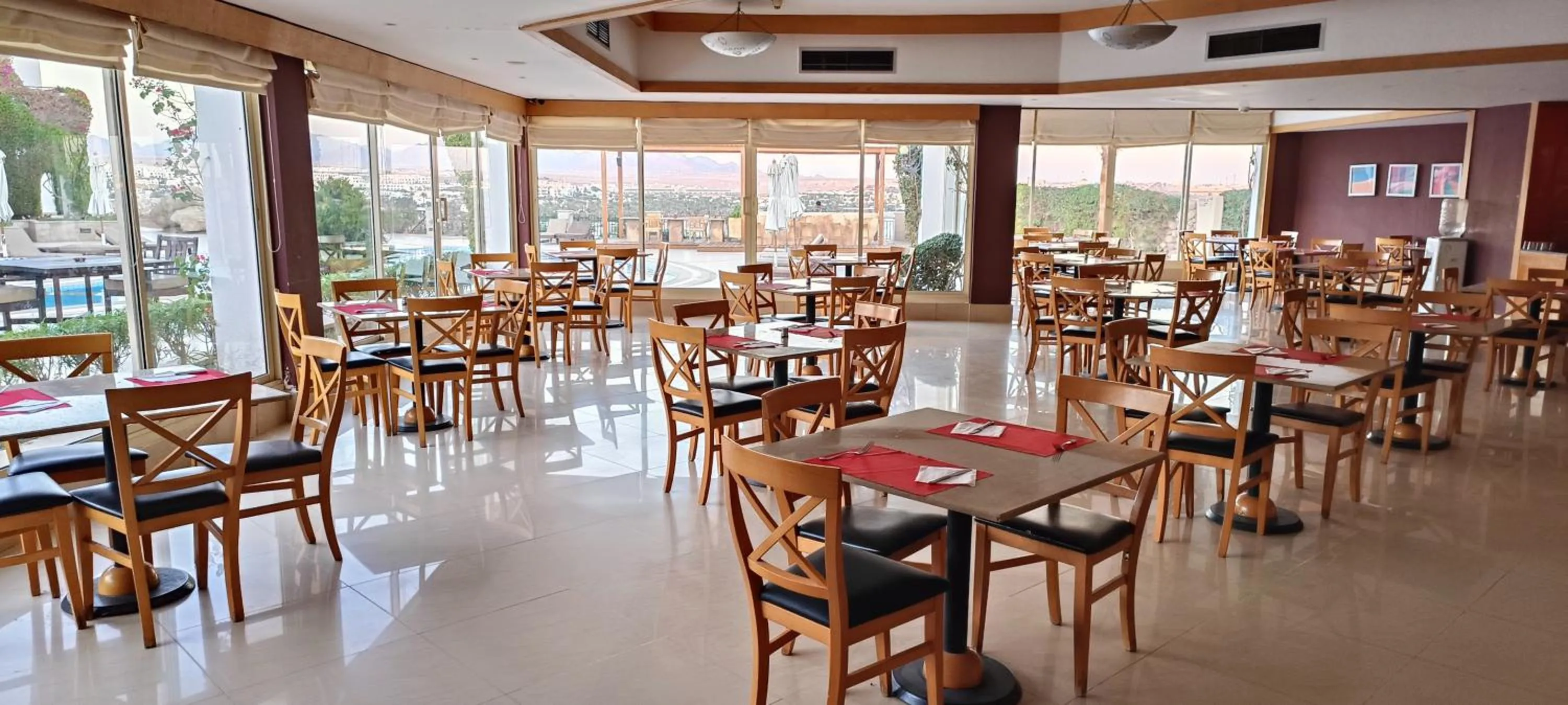 Restaurant/places to eat in Eden Rock Hotel Namaa Bay