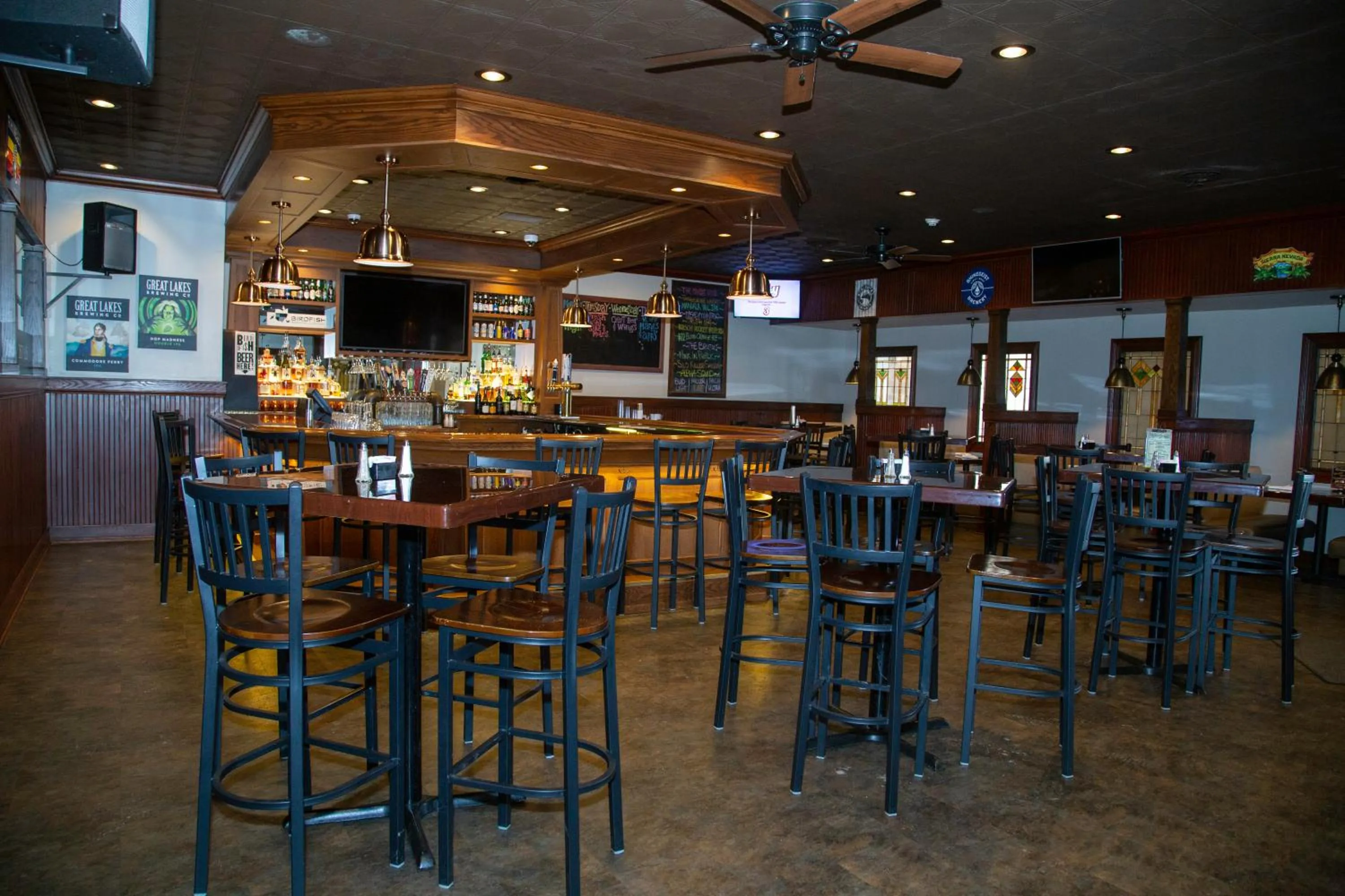 Lounge or bar in The Stables Inn & Suites