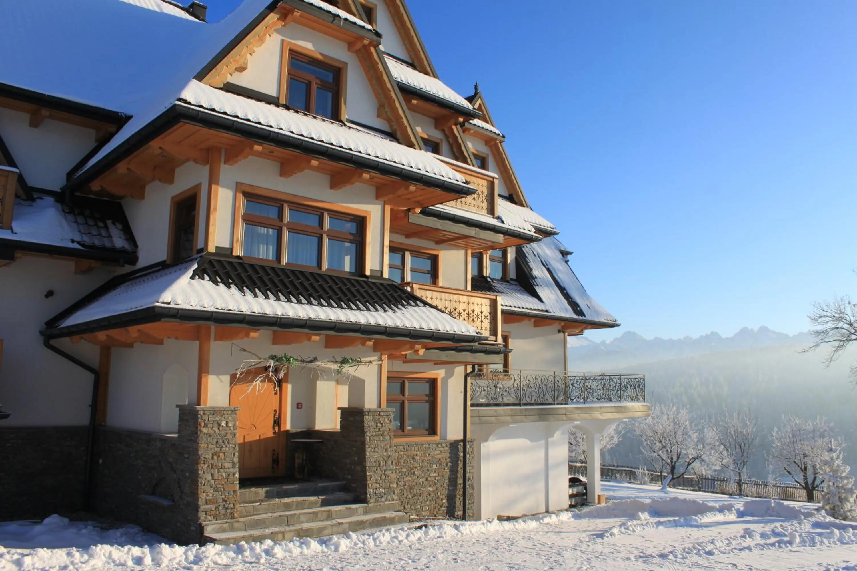 Property building in Górskie Wspomnienie