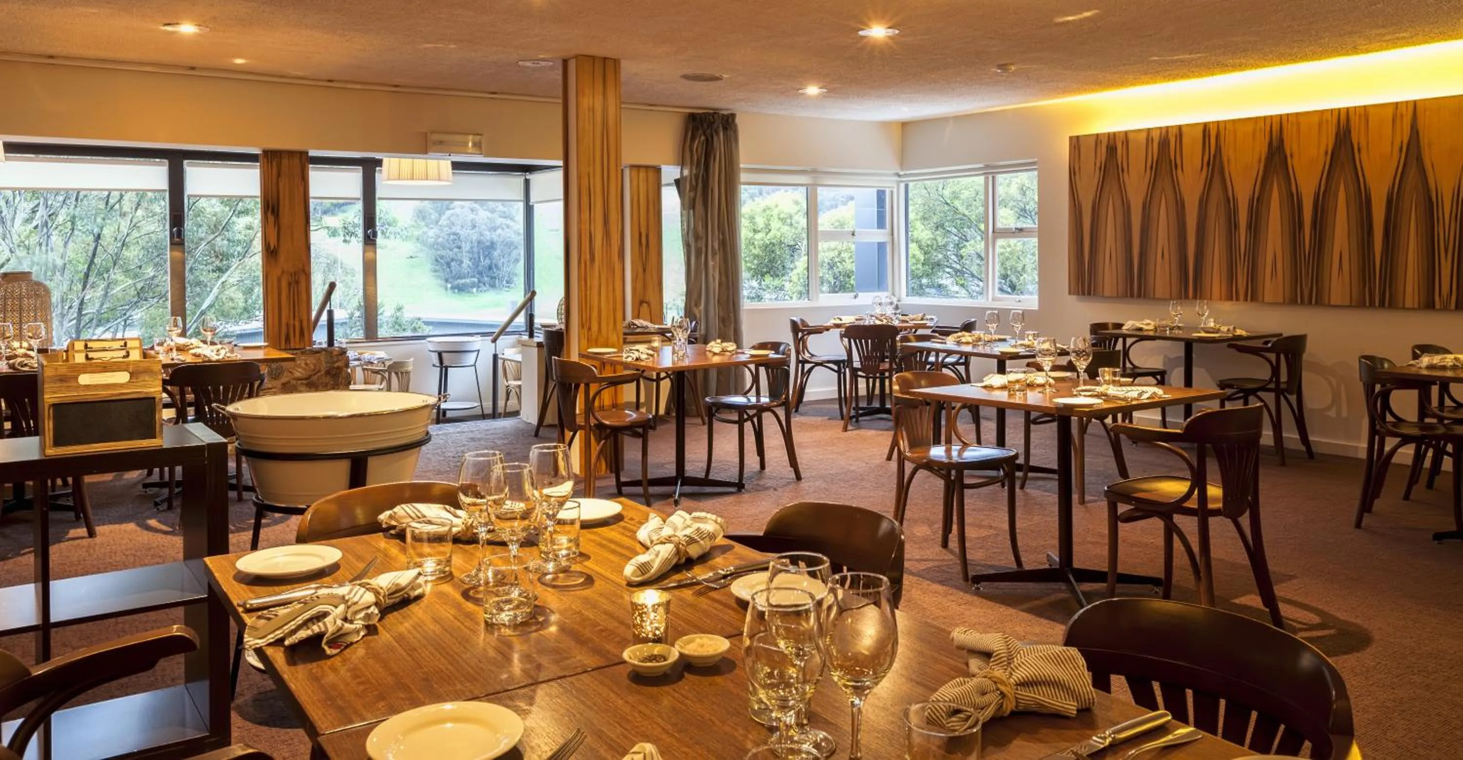 Restaurant/places to eat in The Denman Hotel in Thredbo