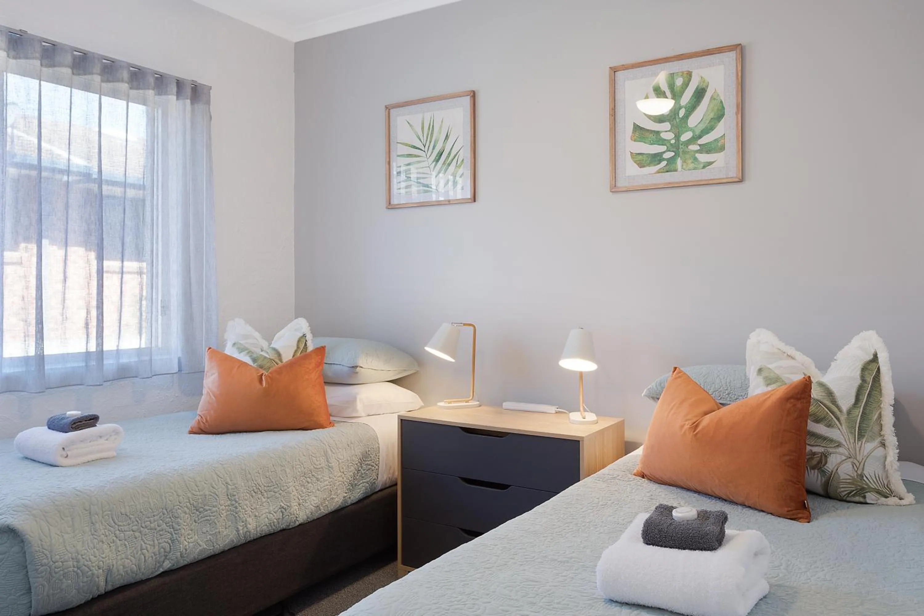 Bedroom, Bed in The Palms Apartments