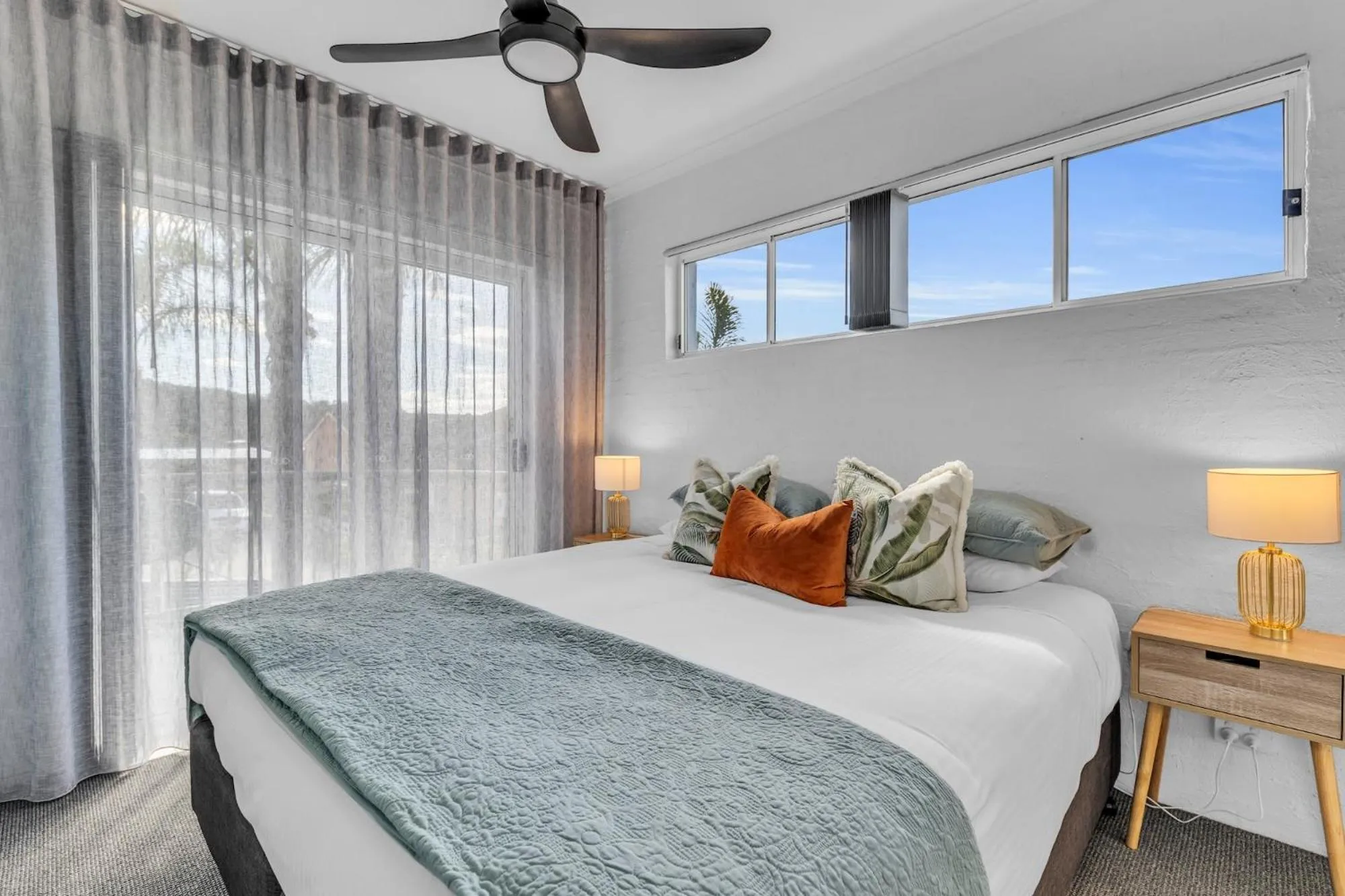 Bedroom, Bed in The Palms Apartments