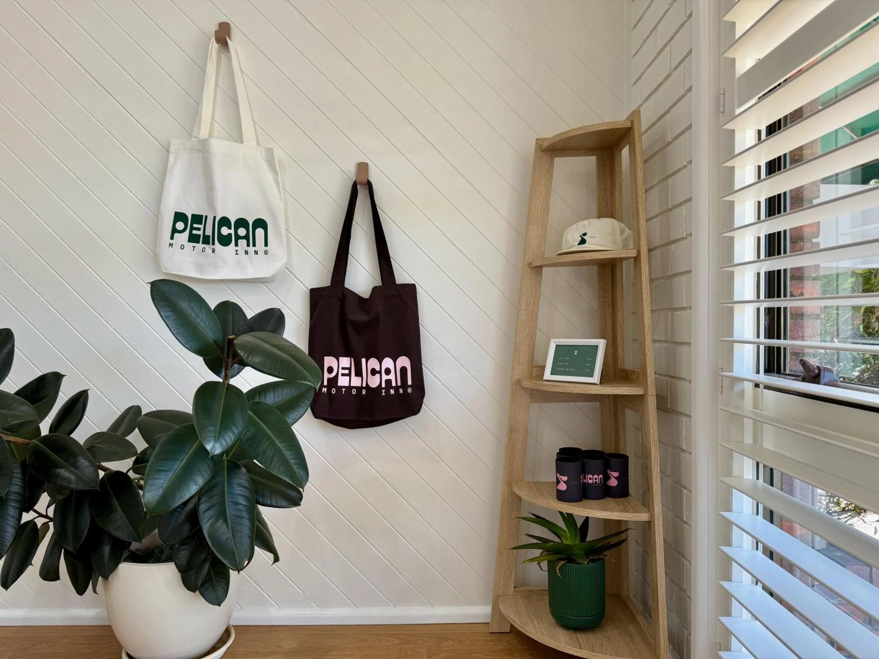 Lobby or reception in Pelican Motor Inn