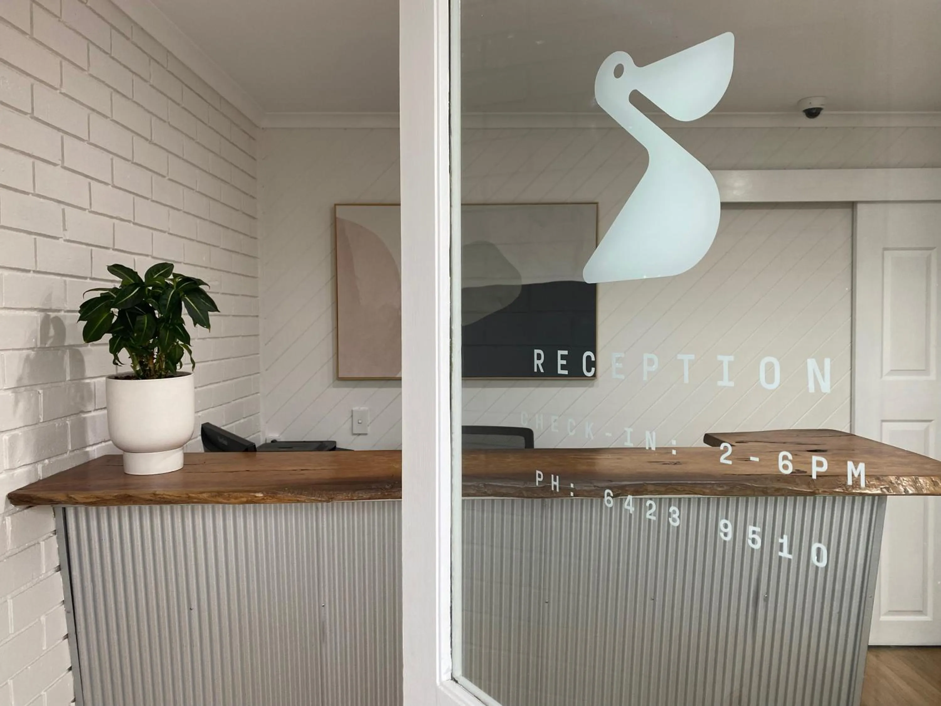 Property building in Pelican Motor Inn