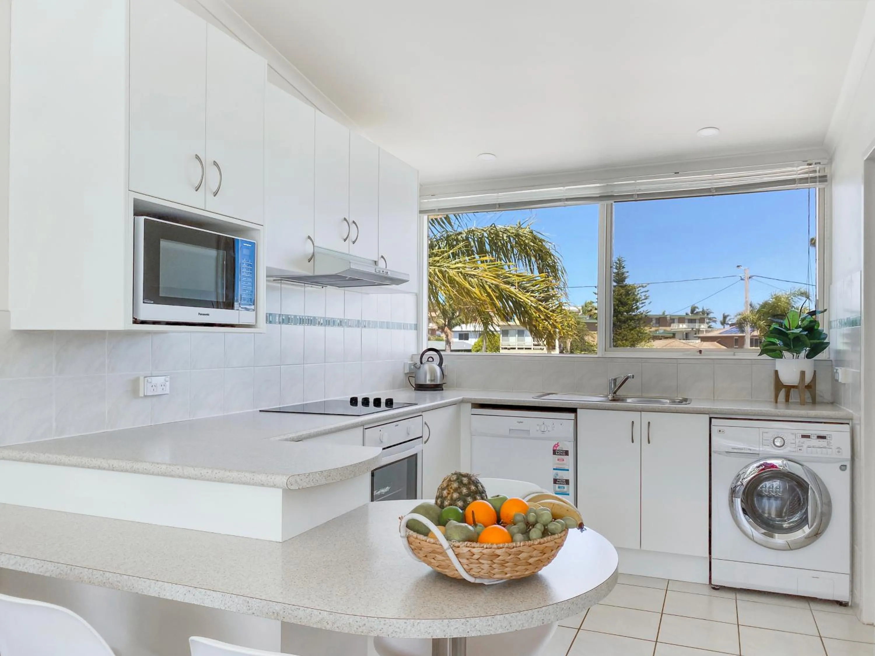 Kitchen or kitchenette in Seashells Apartments Merimbula
