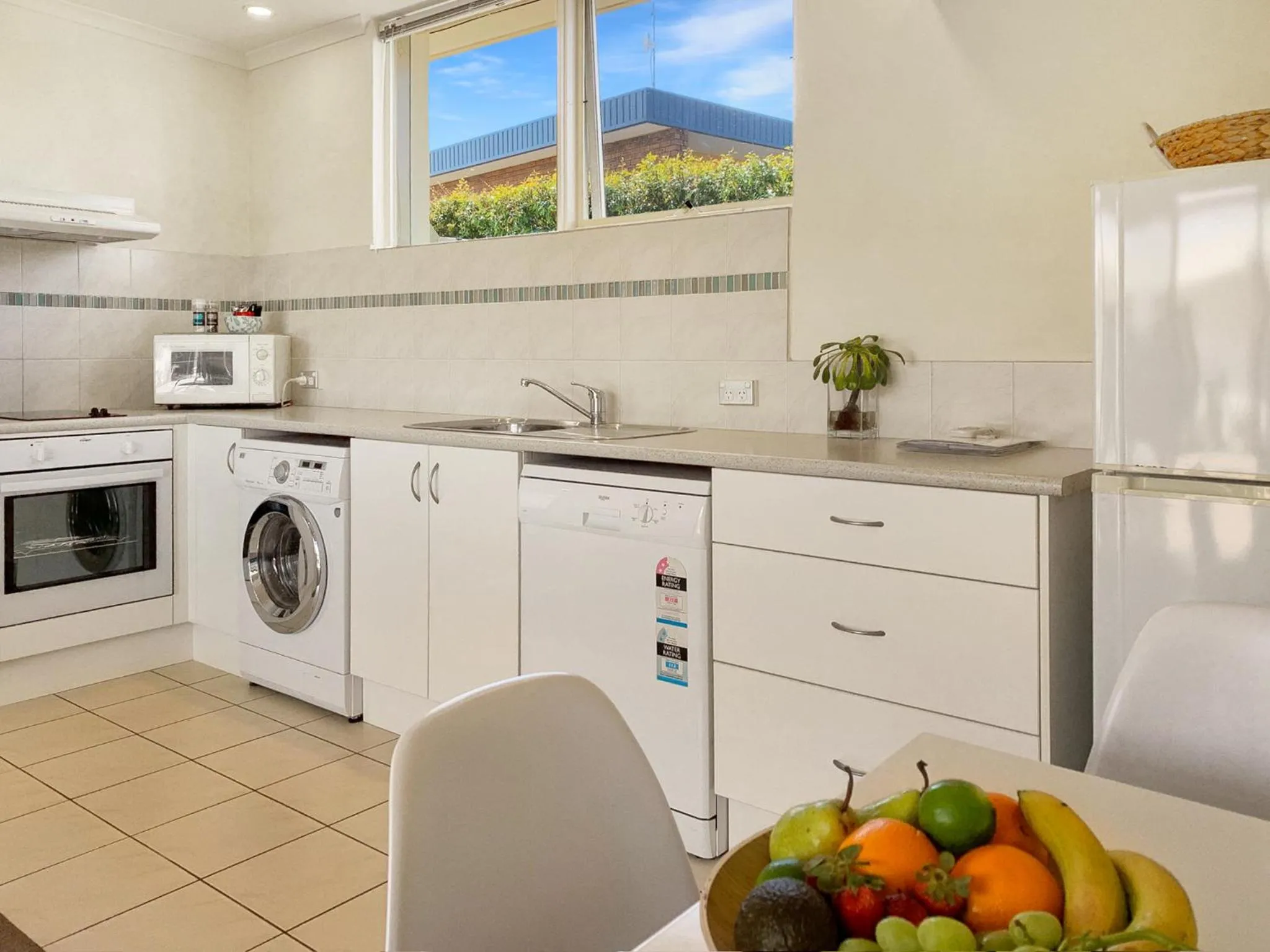 Kitchen or kitchenette in Seashells Apartments Merimbula