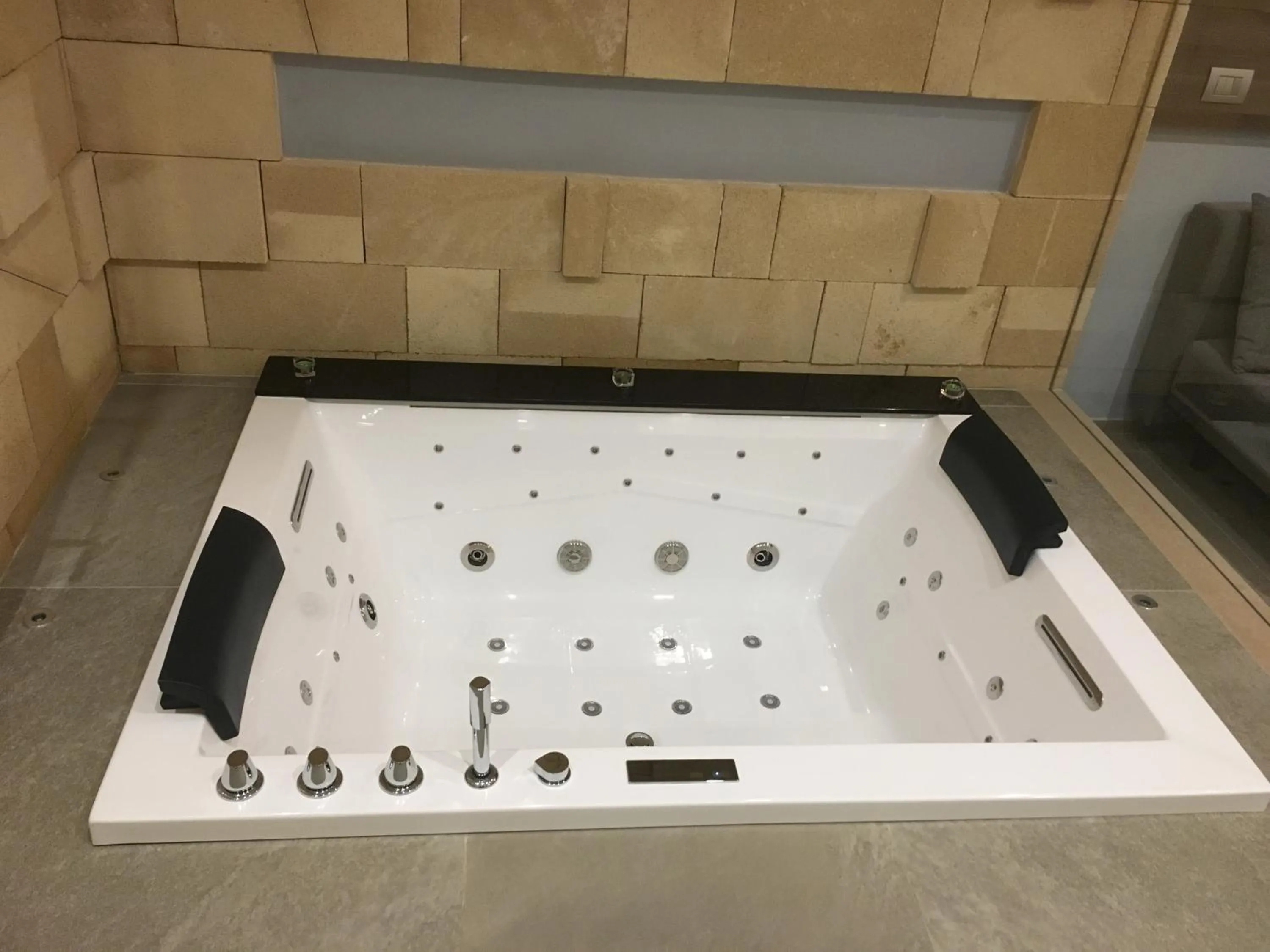 Hot Tub in Mater Aquae