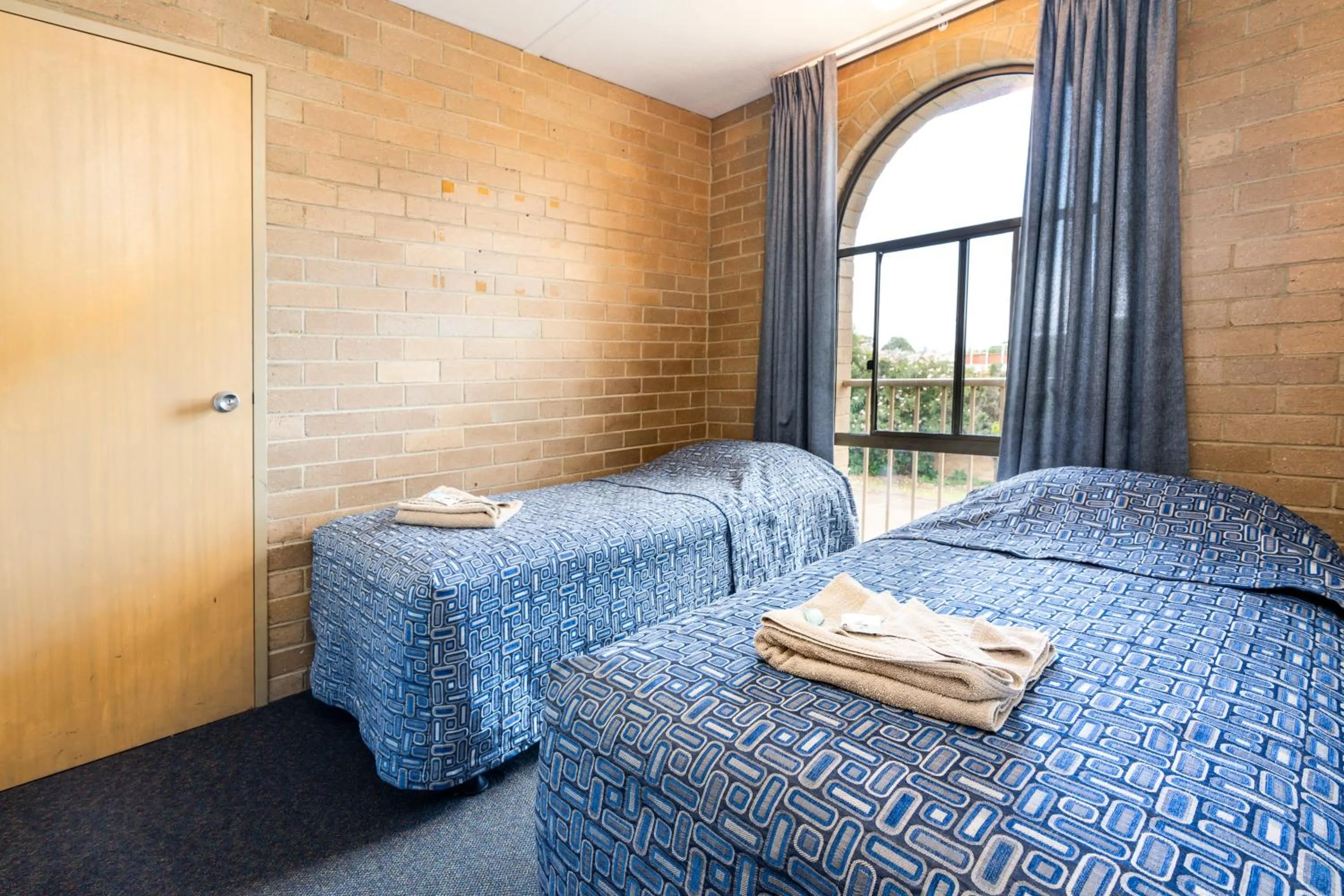 Bed in Town Centre Motor Inn