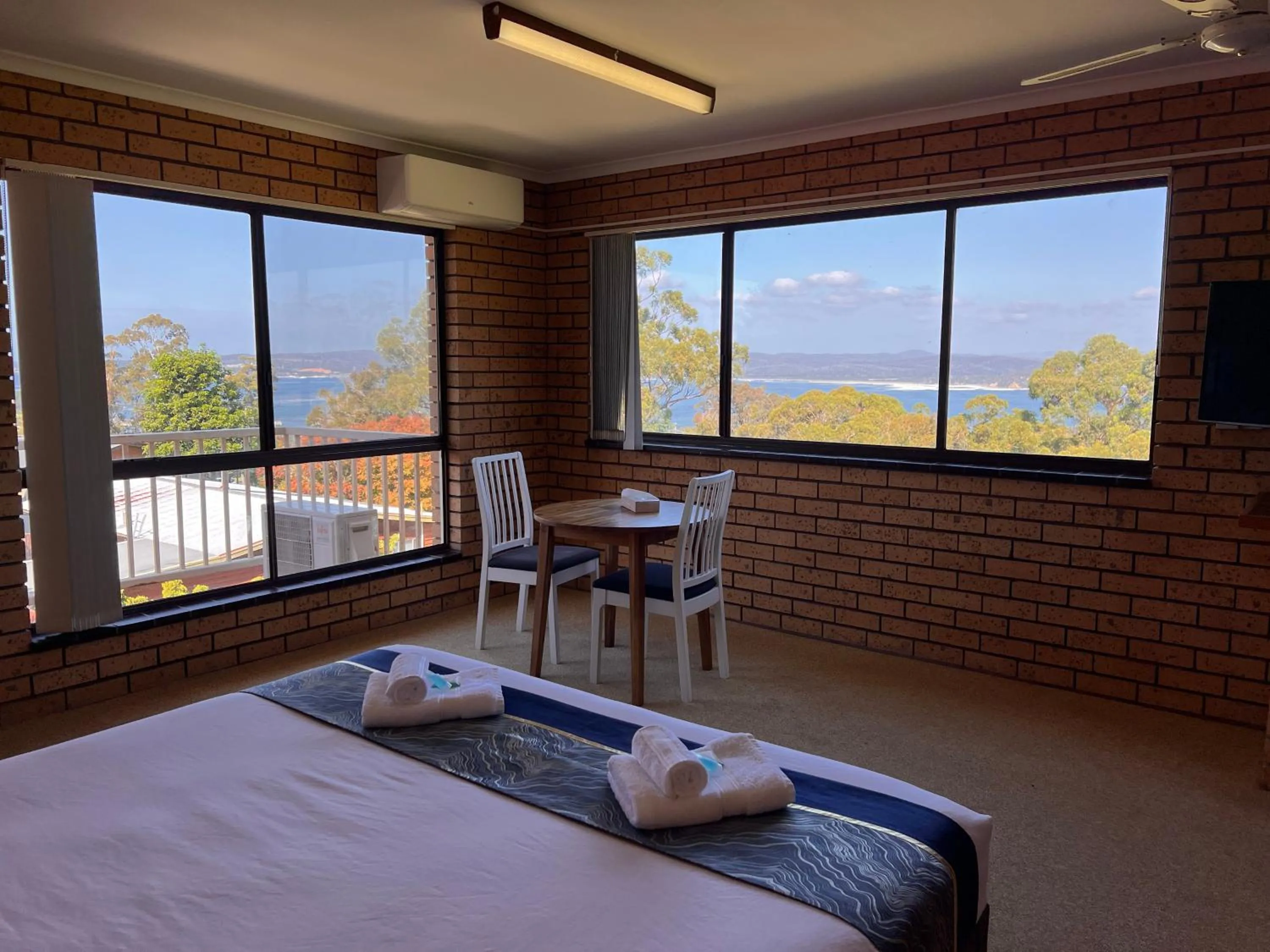 Bedroom, Bed in Bayview Motor Inn