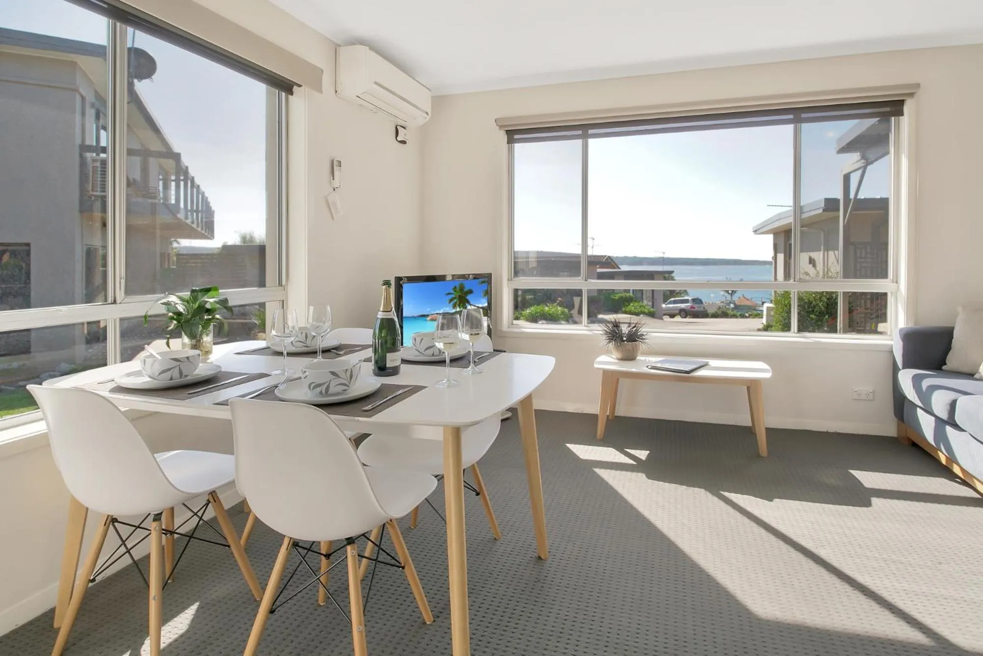 Dining area in Eagle Heights Holiday Units