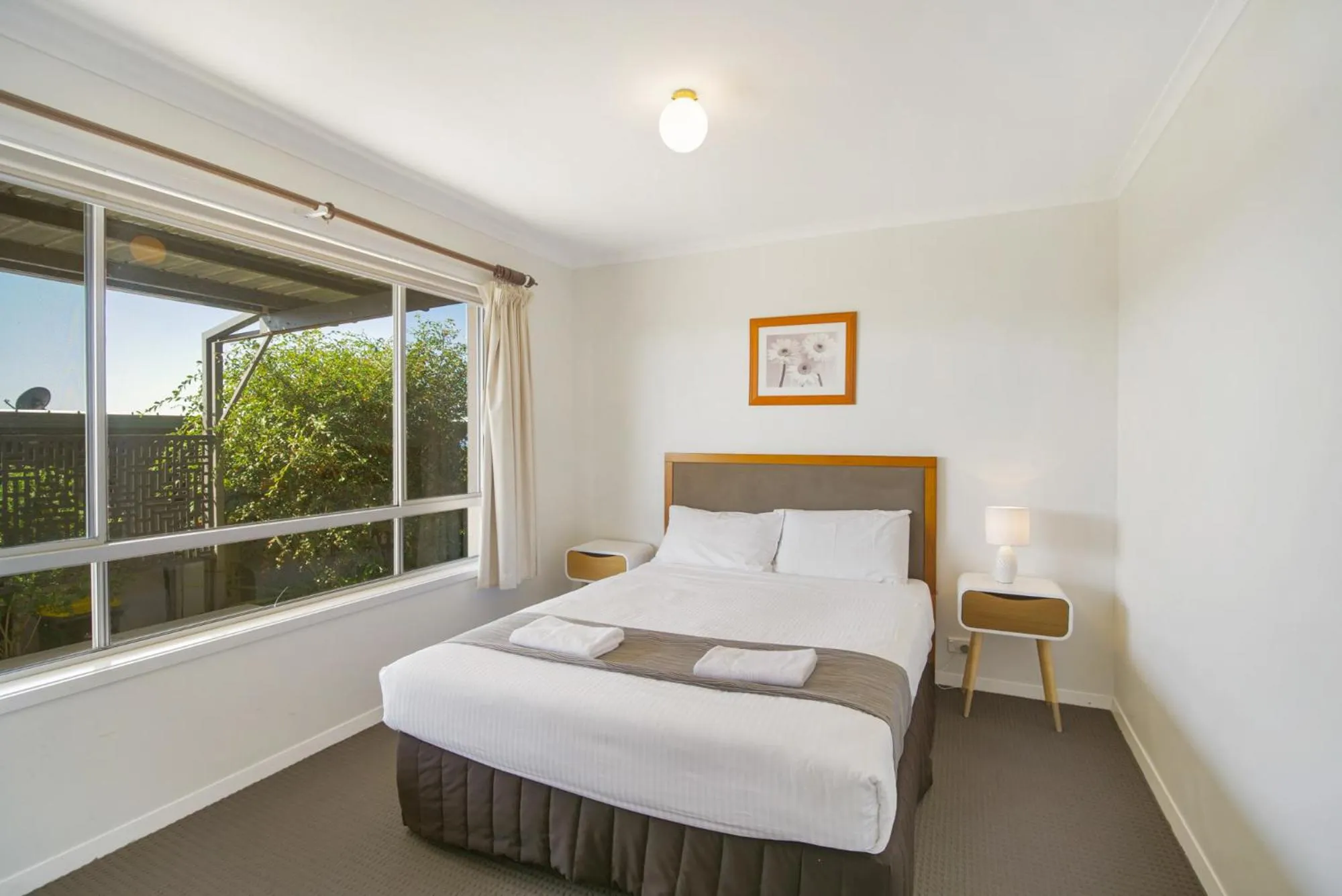 Bed in Eagle Heights Holiday Units