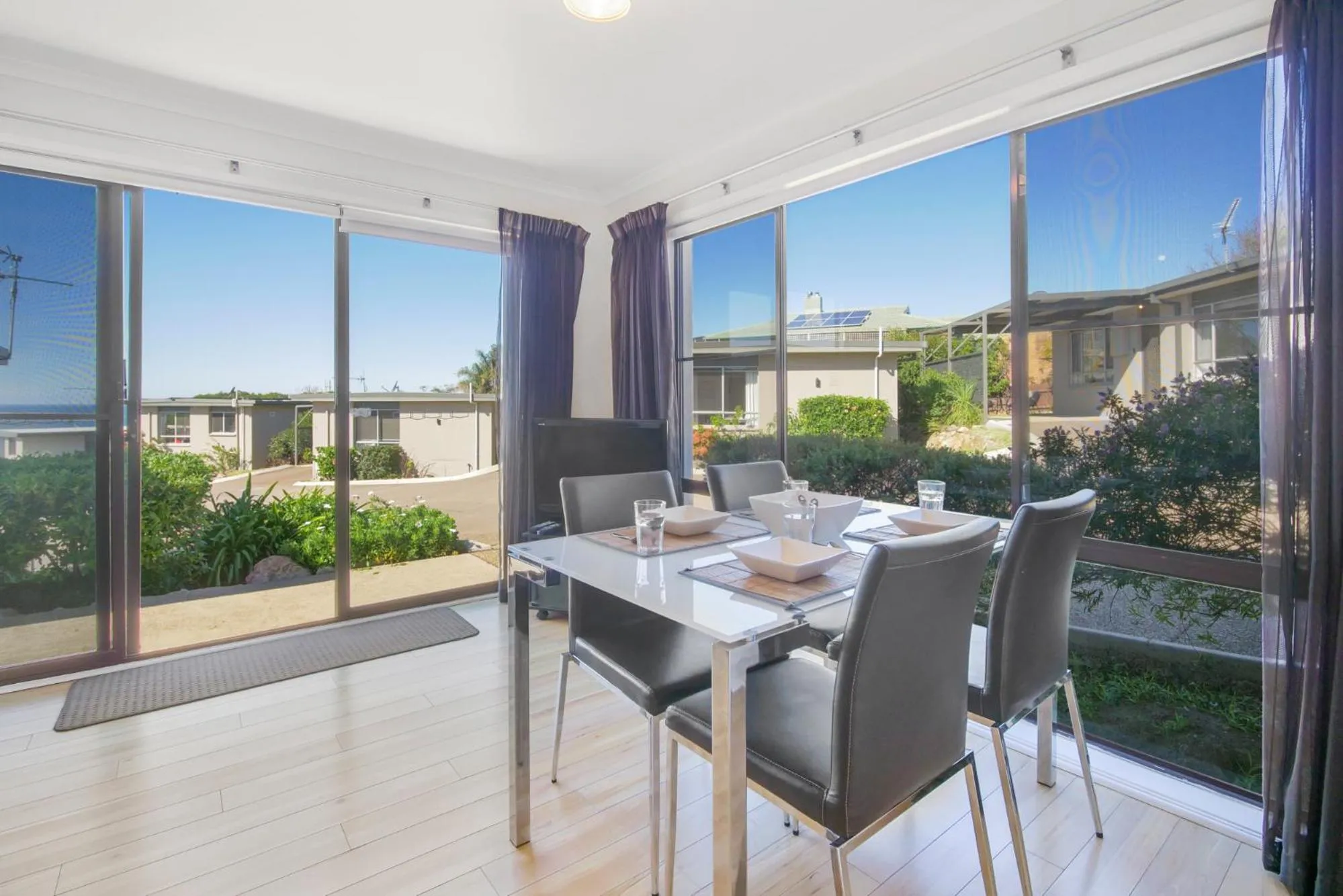 Dining area in Eagle Heights Holiday Units
