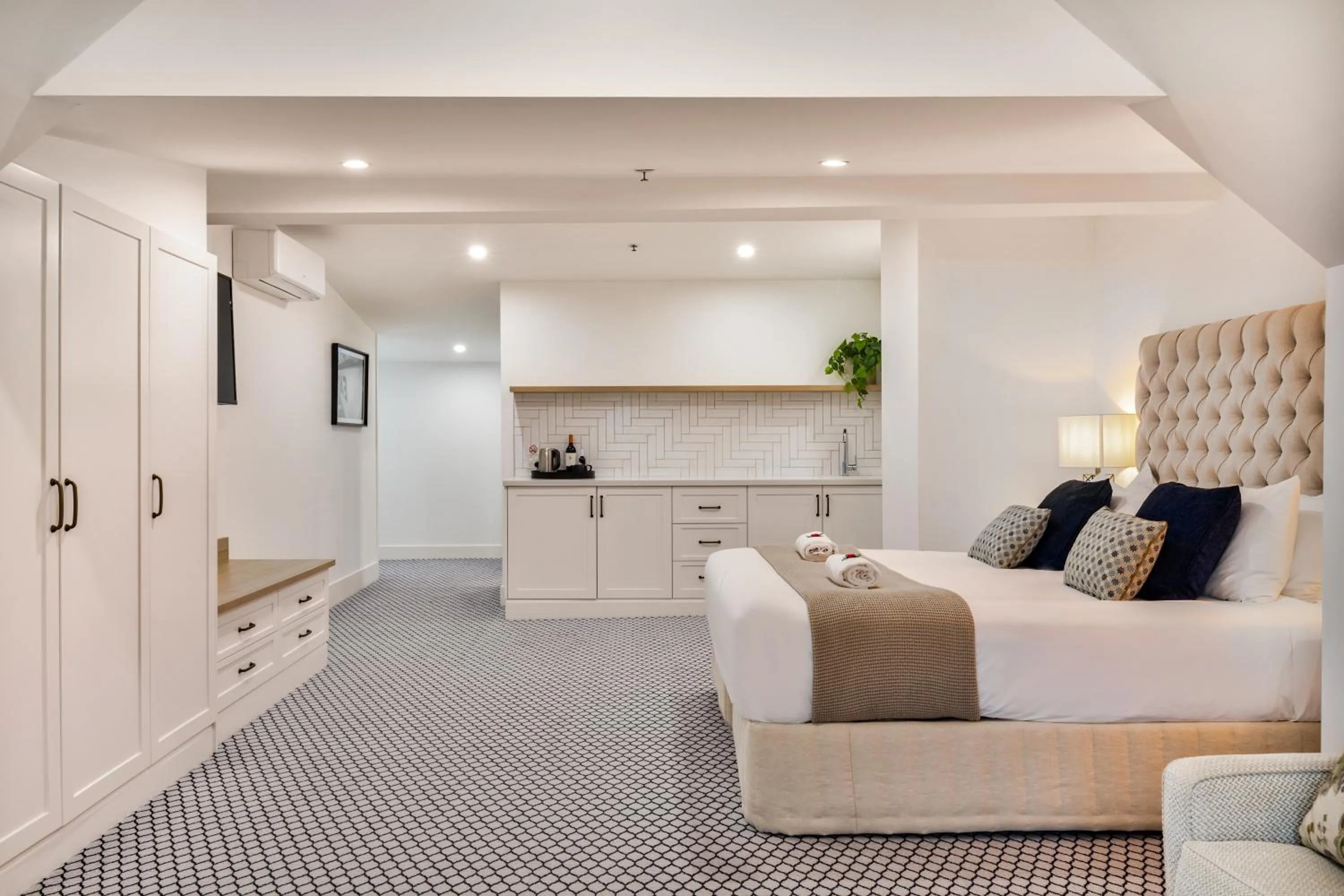 Bedroom in Seahorse Inn Hotel & Villas