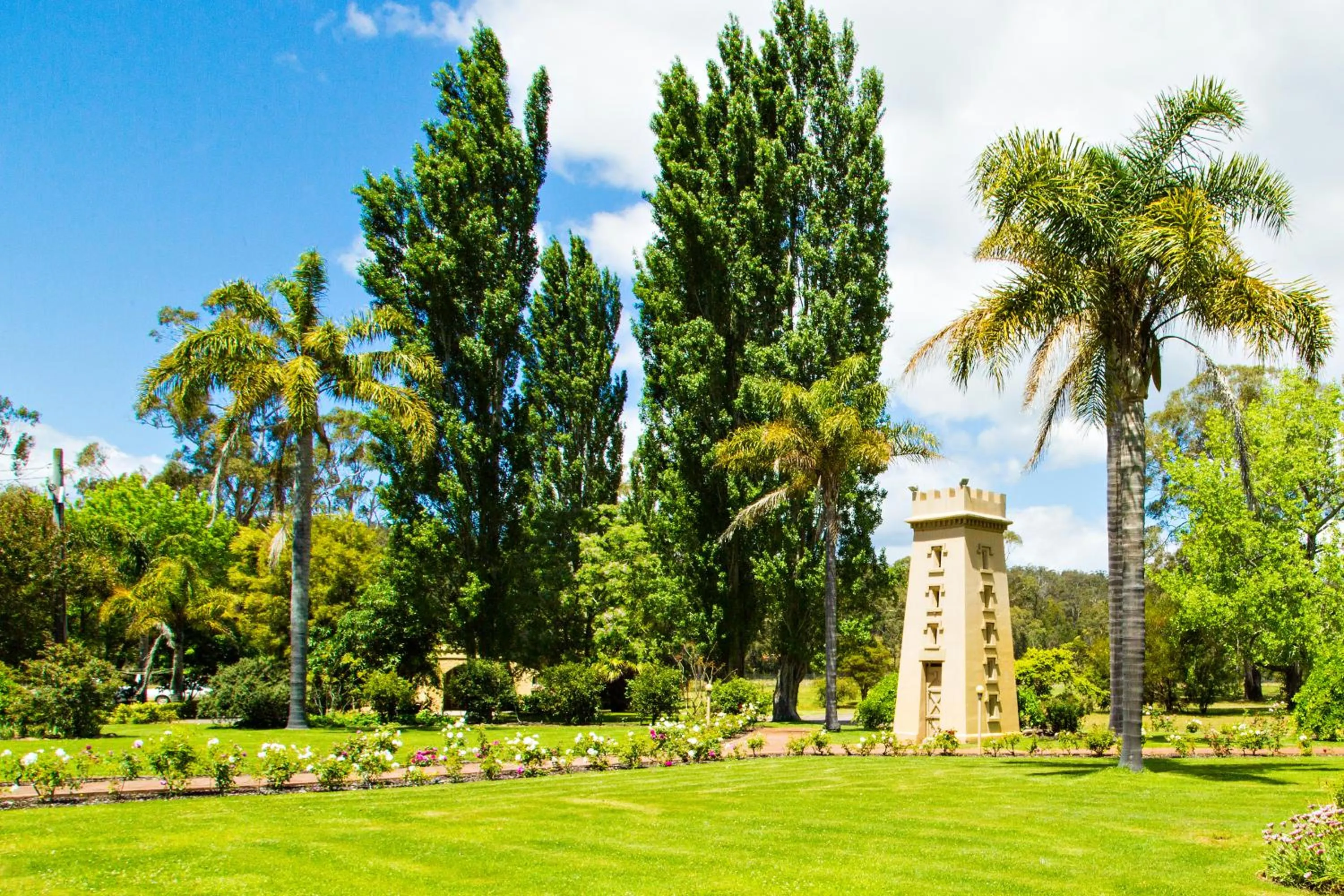 Property building in Seahorse Inn Hotel & Villas