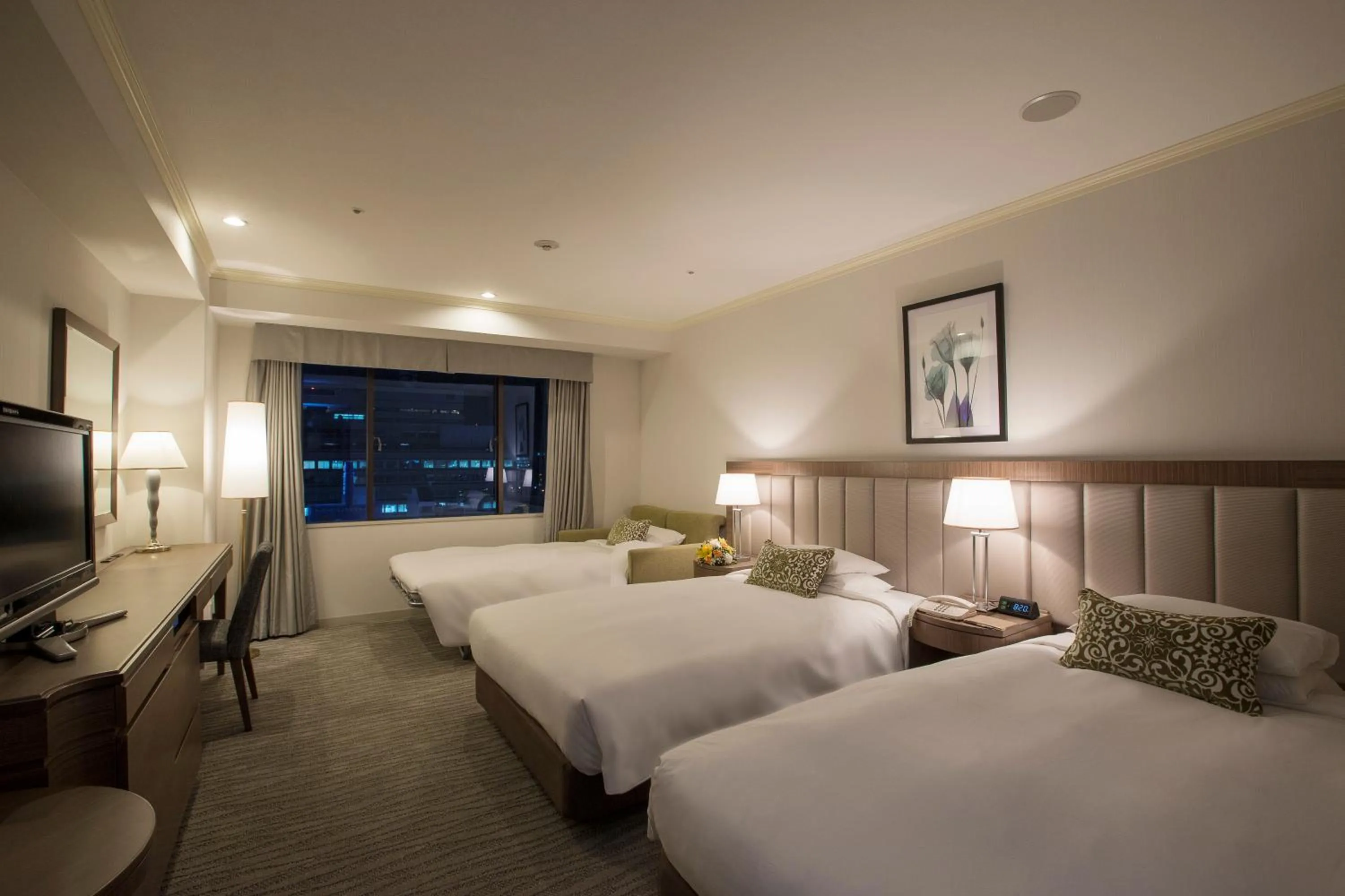 Photo of the whole room, Bed in Nagoya Tokyu Hotel