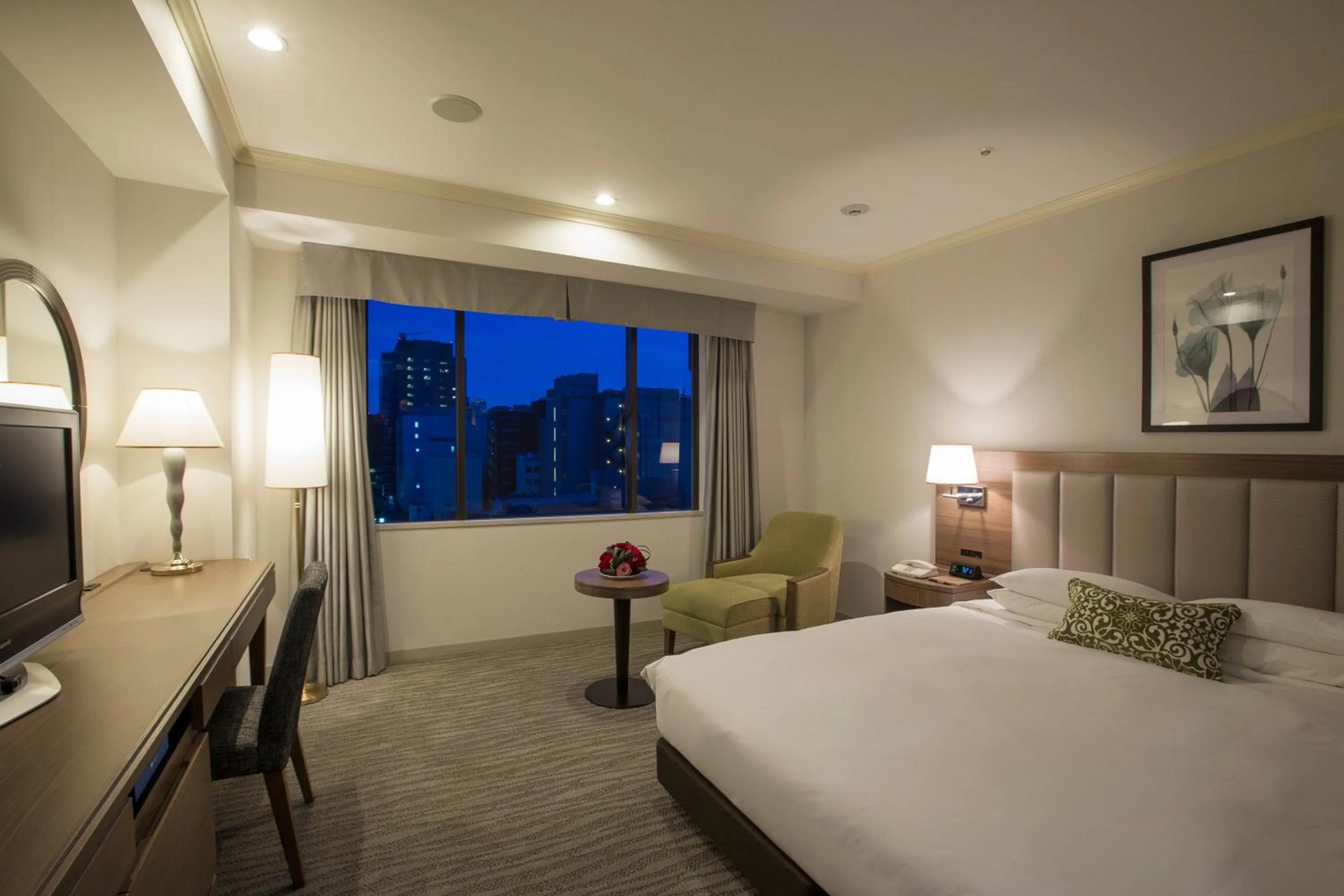 Photo of the whole room, Bed in Nagoya Tokyu Hotel