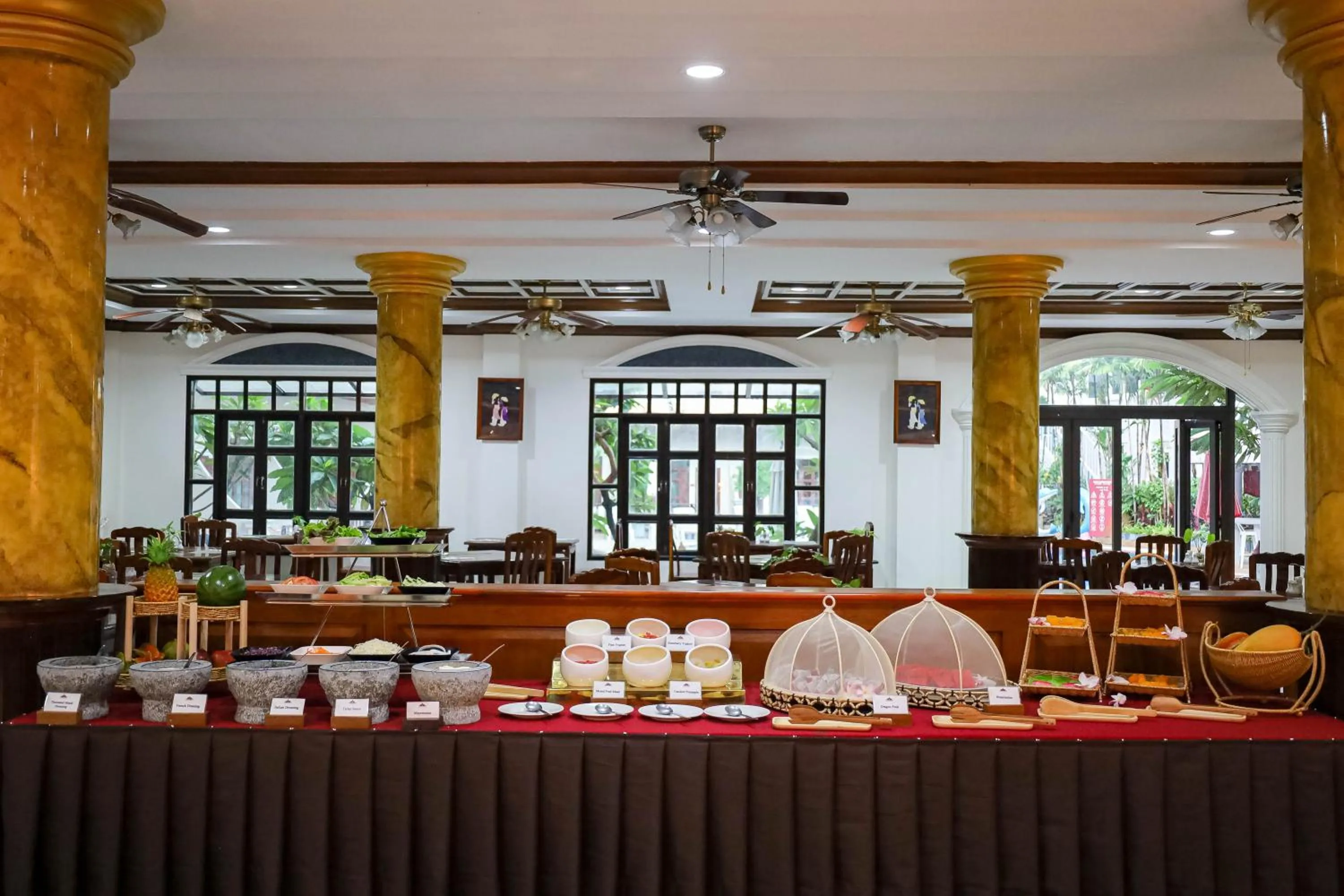 Breakfast in Tony Resort