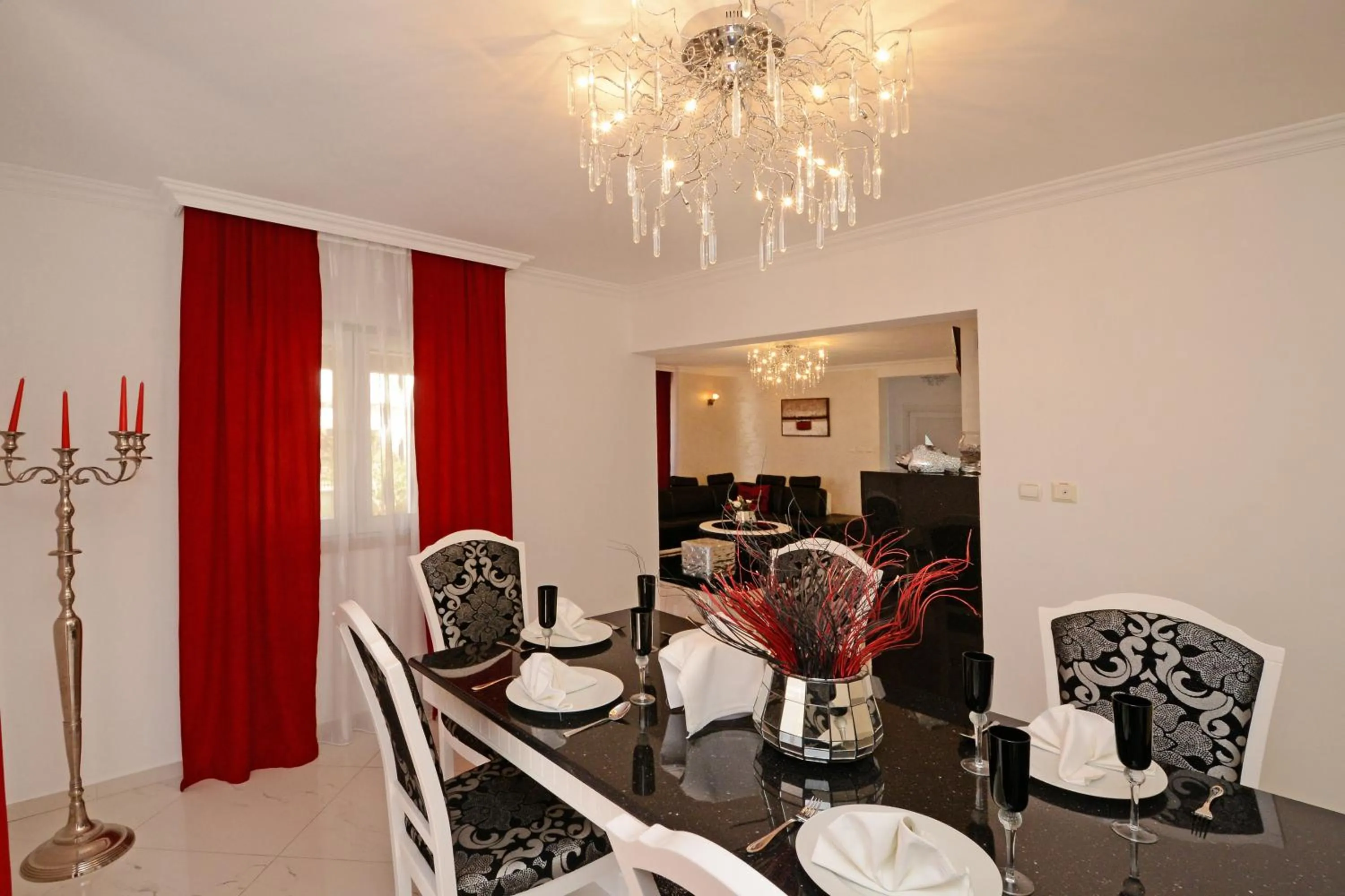 Dining area in Villa Zare